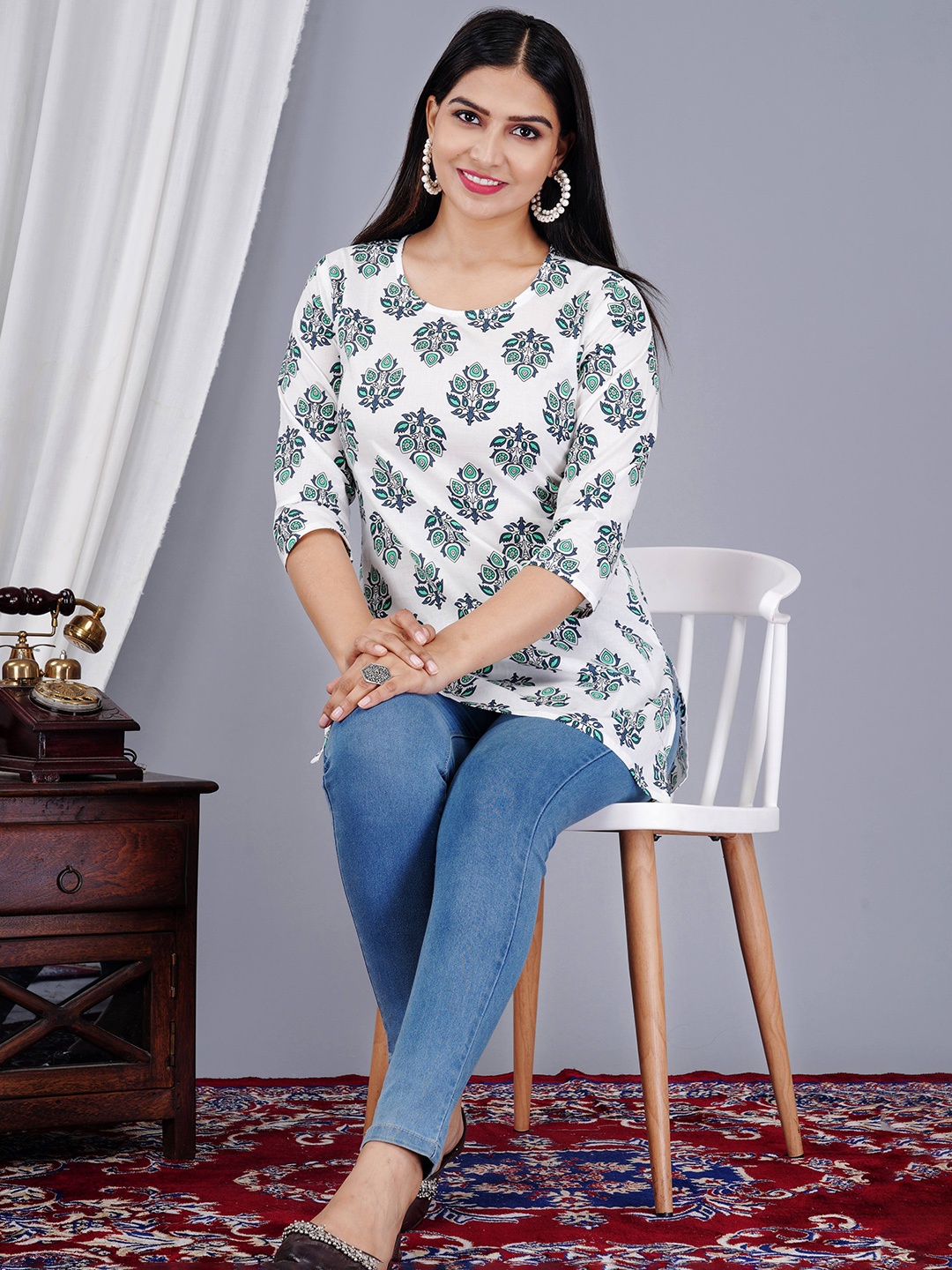 

DHANOTA Ethnic Motifs Printed Round Neck Kurti, White