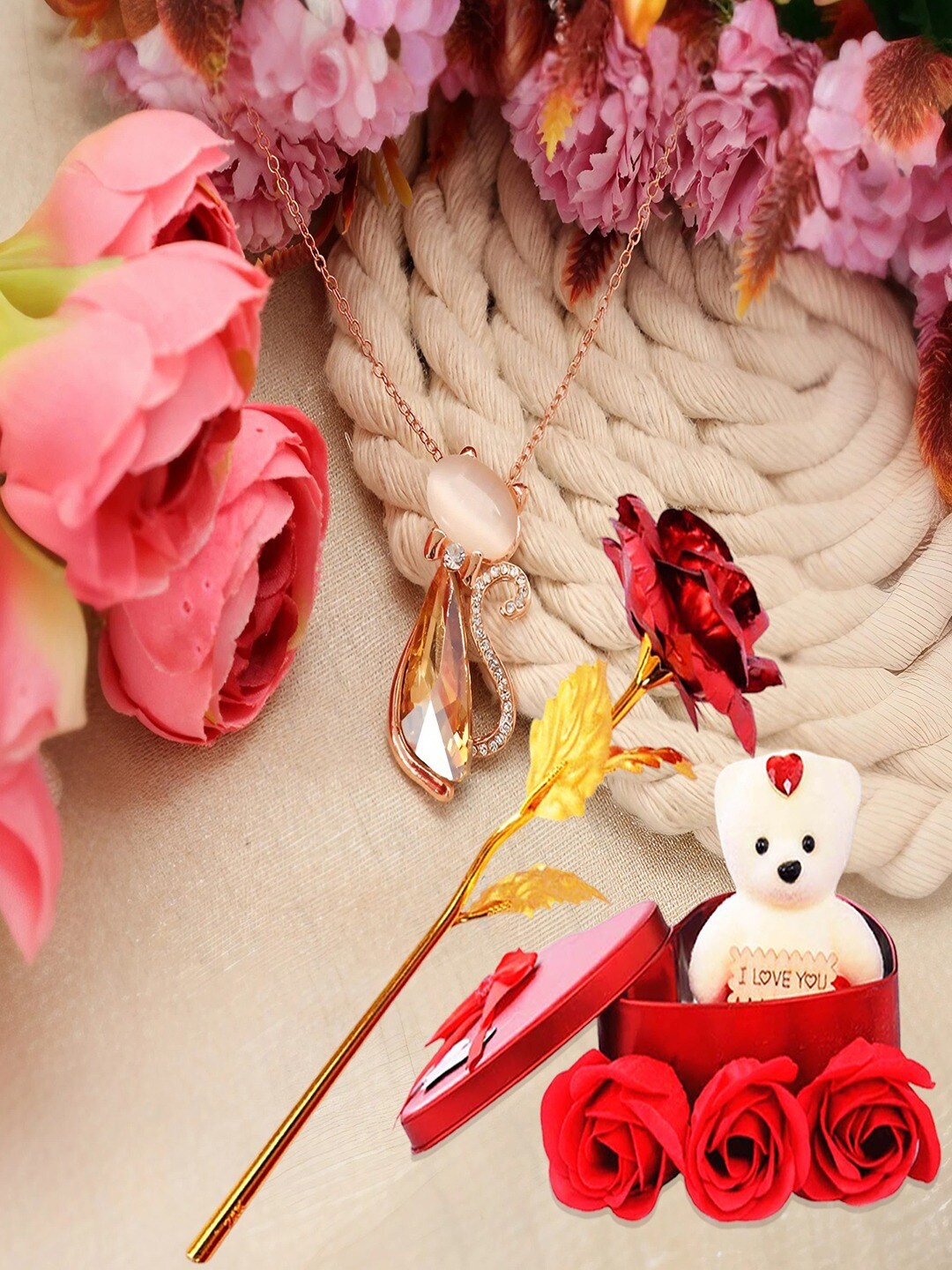 

UNIVERSITY TRENDZ Red & Gold Toned 3 Pieces Valentines Gift Set