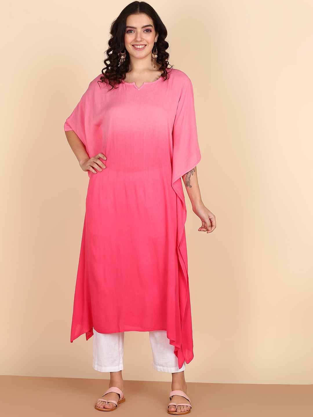 

Maaesa Flared Sleeves Crepe Kaftan Kurta, Pink