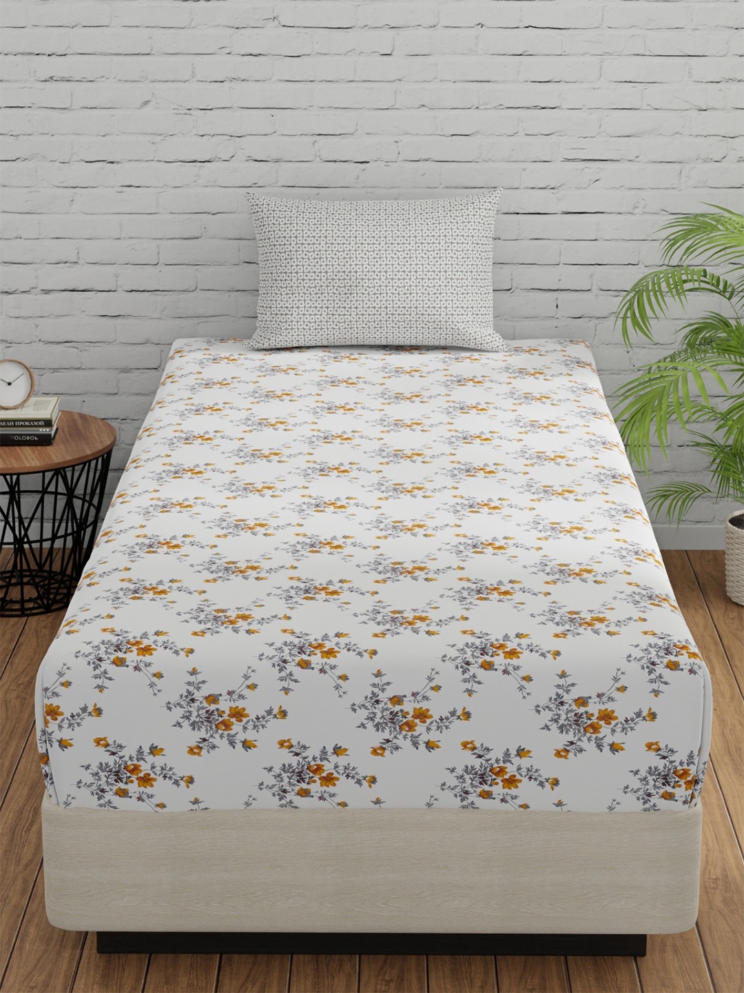 

Huesland Grey & White Floral Printed Cotton 144 TC Single Bedsheet with 1 Pillow Covers