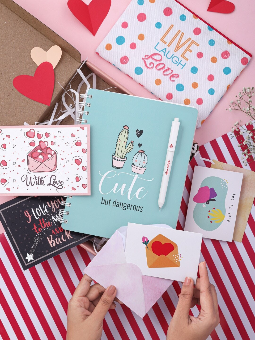 

Doodle Set Of 5 Printed Love Notes Gift Box, Blue
