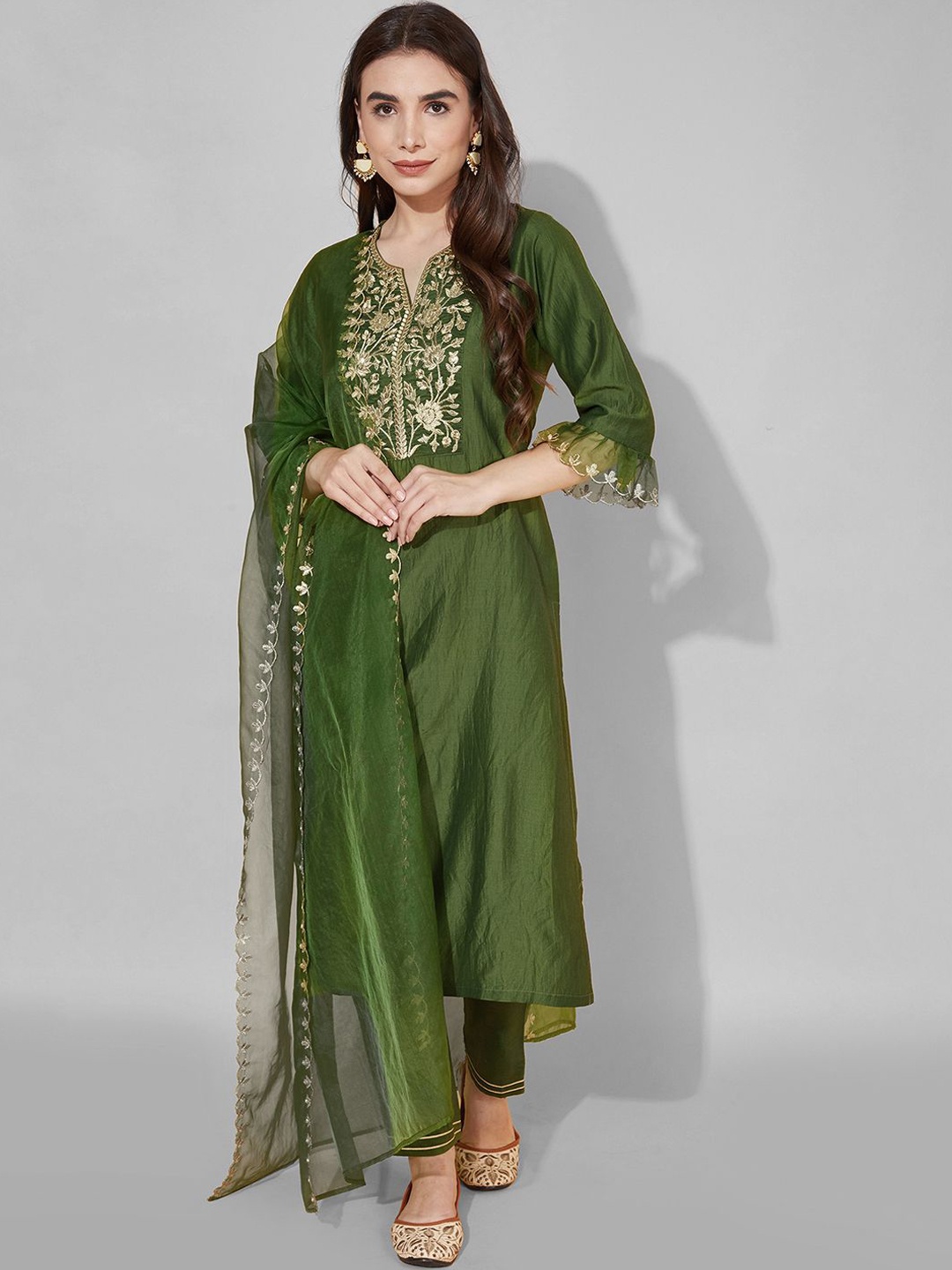 

Mitera Floral Yoke Design Regular Thread Work Kurta with Trousers & With Dupatta, Green