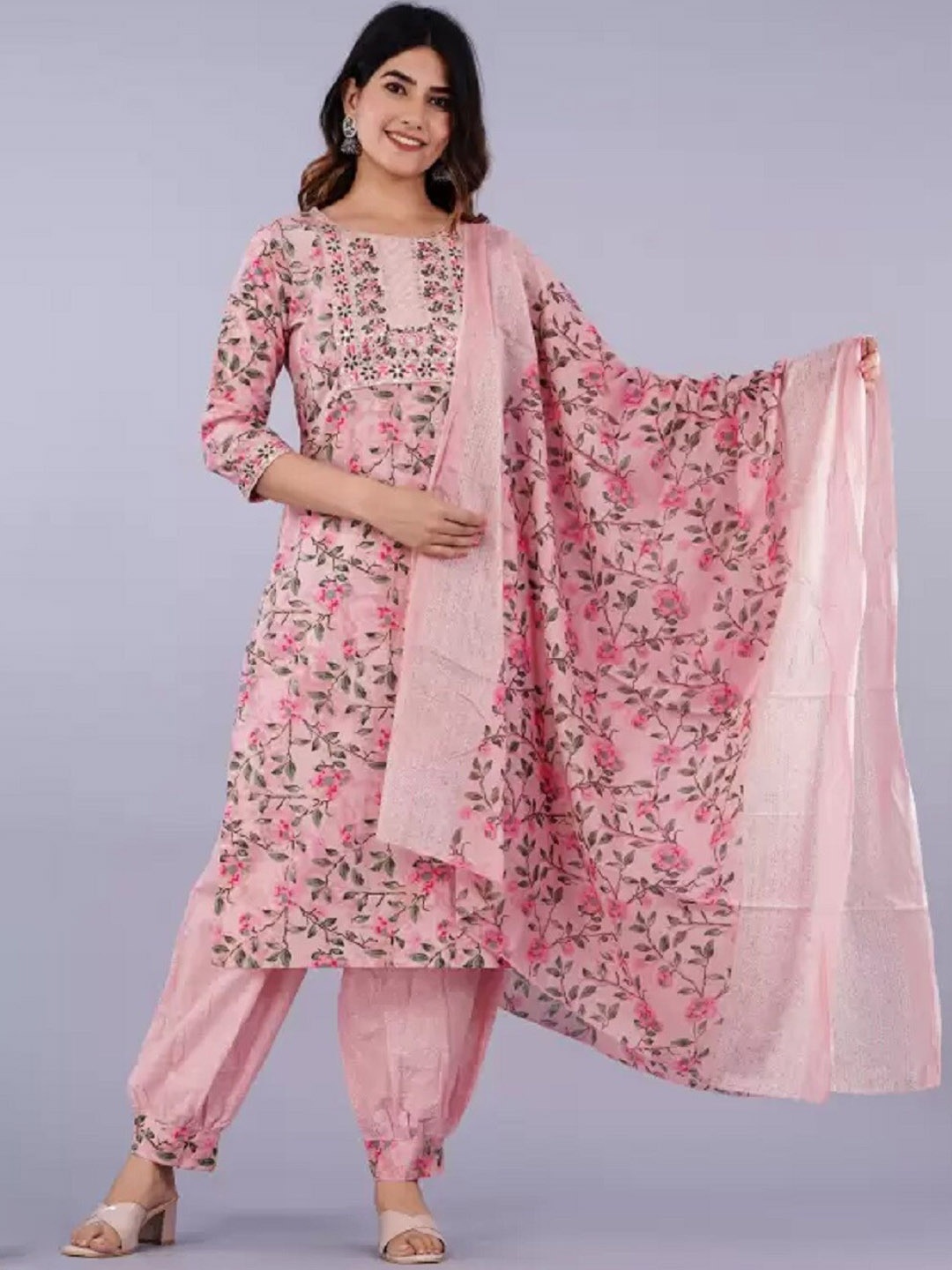 

BAESD Floral Printed Round Neck Knee Length Straight Kurta With Salwar & Dupatta, Pink