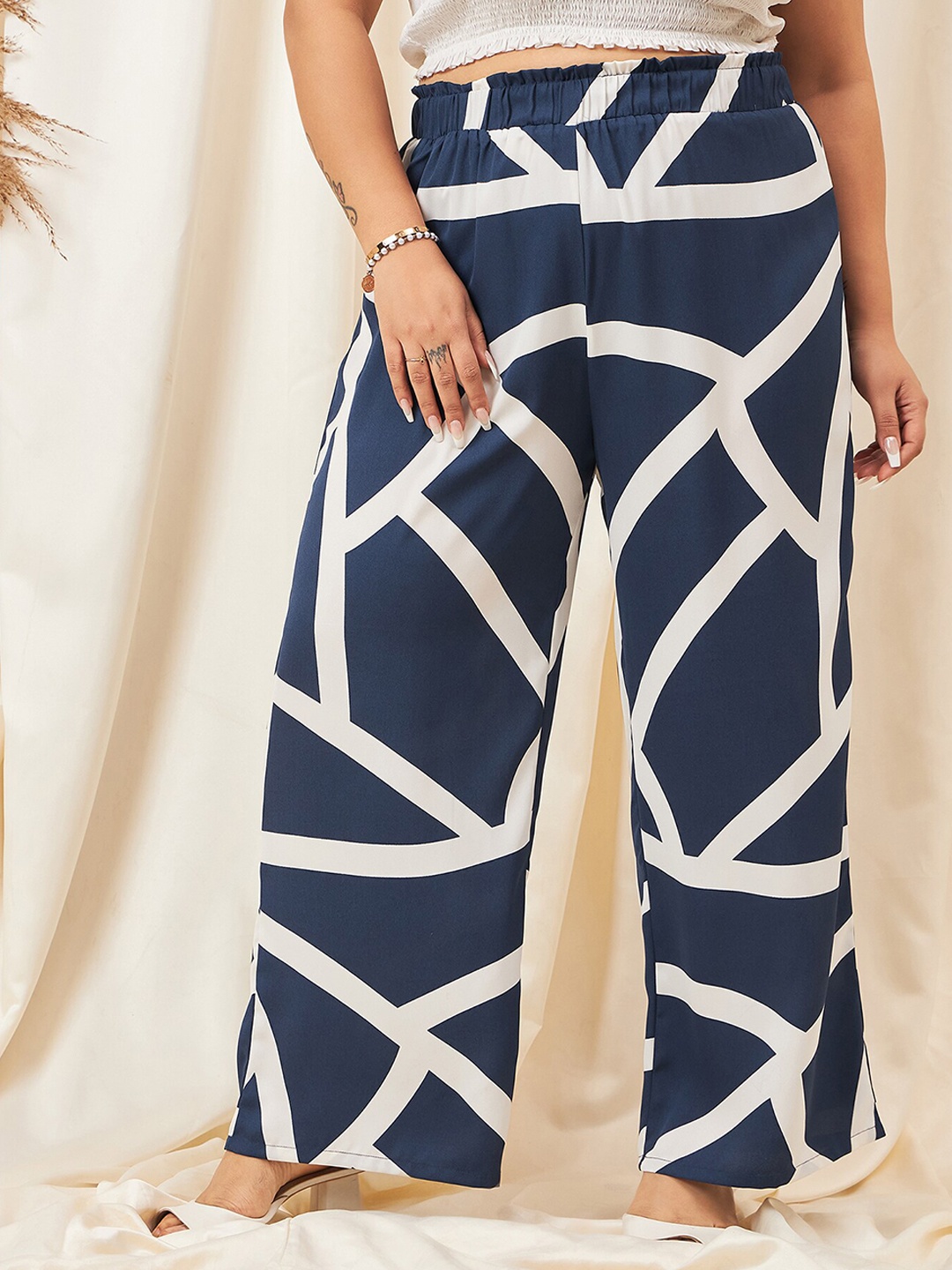

Berrylush Curve Women Navy Blue Skinny Fit High-Rise Printed Parallel Trousers