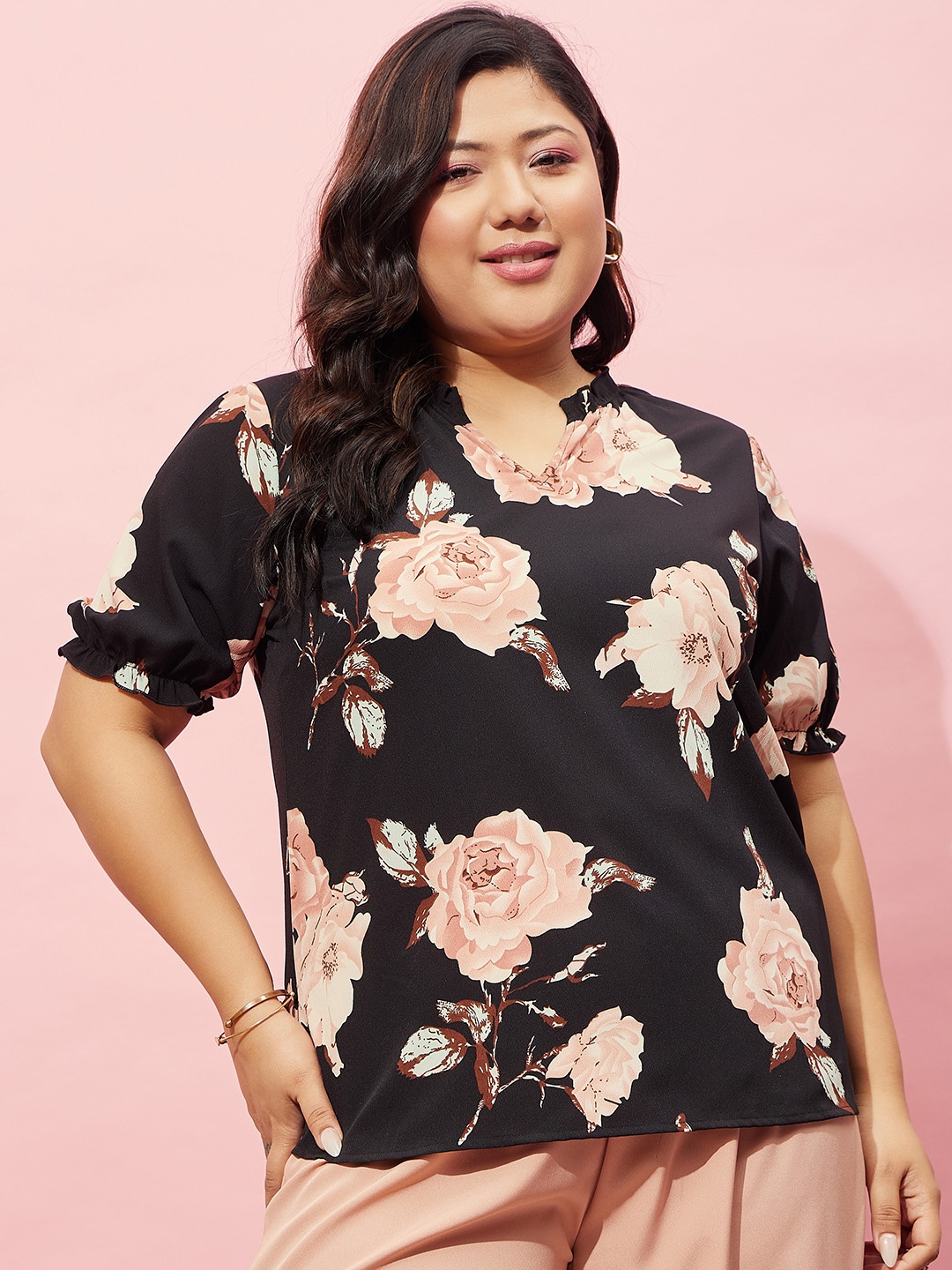 

Berrylush Curve Plus Size Floral Printed Puff Sleeves Top, Black