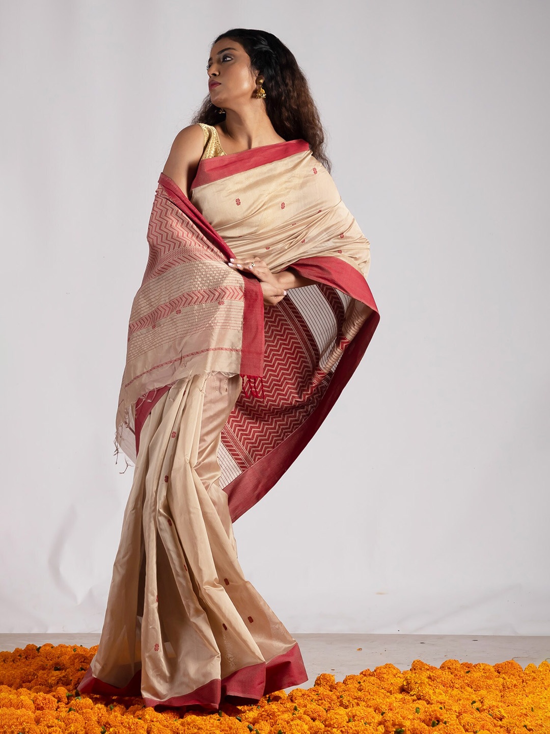 

Unnati Silks Ethnic Motifs Woven Design Silk Cotton Handloom Maheshwari Saree, Cream