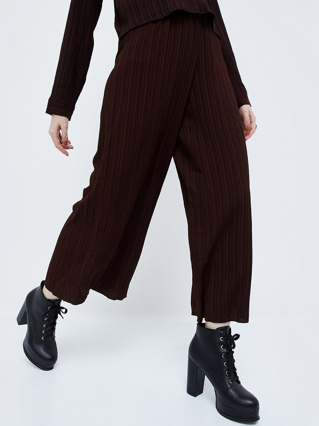 

Ginger by Lifestyle Women Mid-Rise Knitted Trousers, Brown