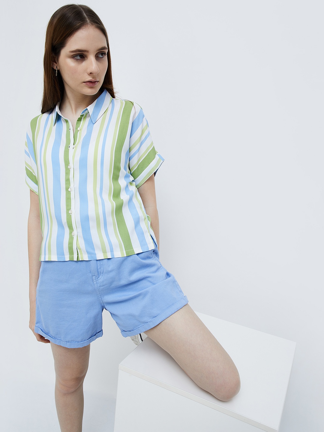 

Ginger by Lifestyle Vertical Striped Spread Collar Extended Sleeves Casual Shirt, White