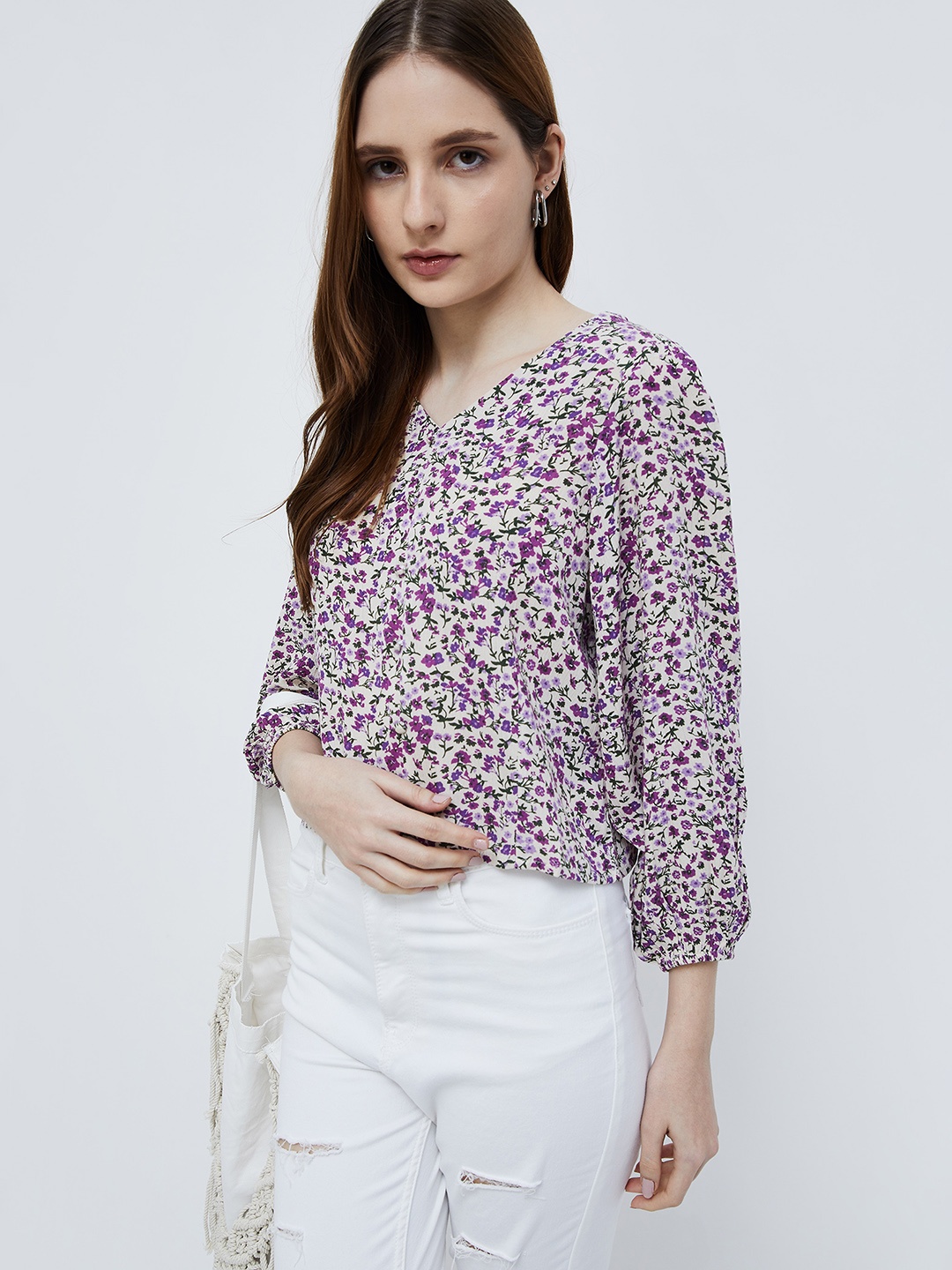 

Ginger by Lifestyle Floral Printed V-Neck Puff Sleeve Top, White