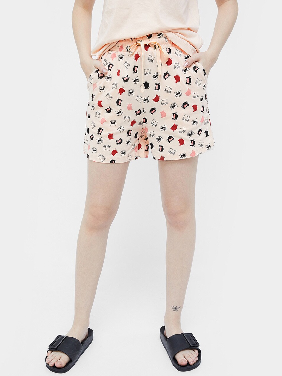 

Ginger by Lifestyle Women Printed Mid Rise Pure Cotton Shorts, Peach