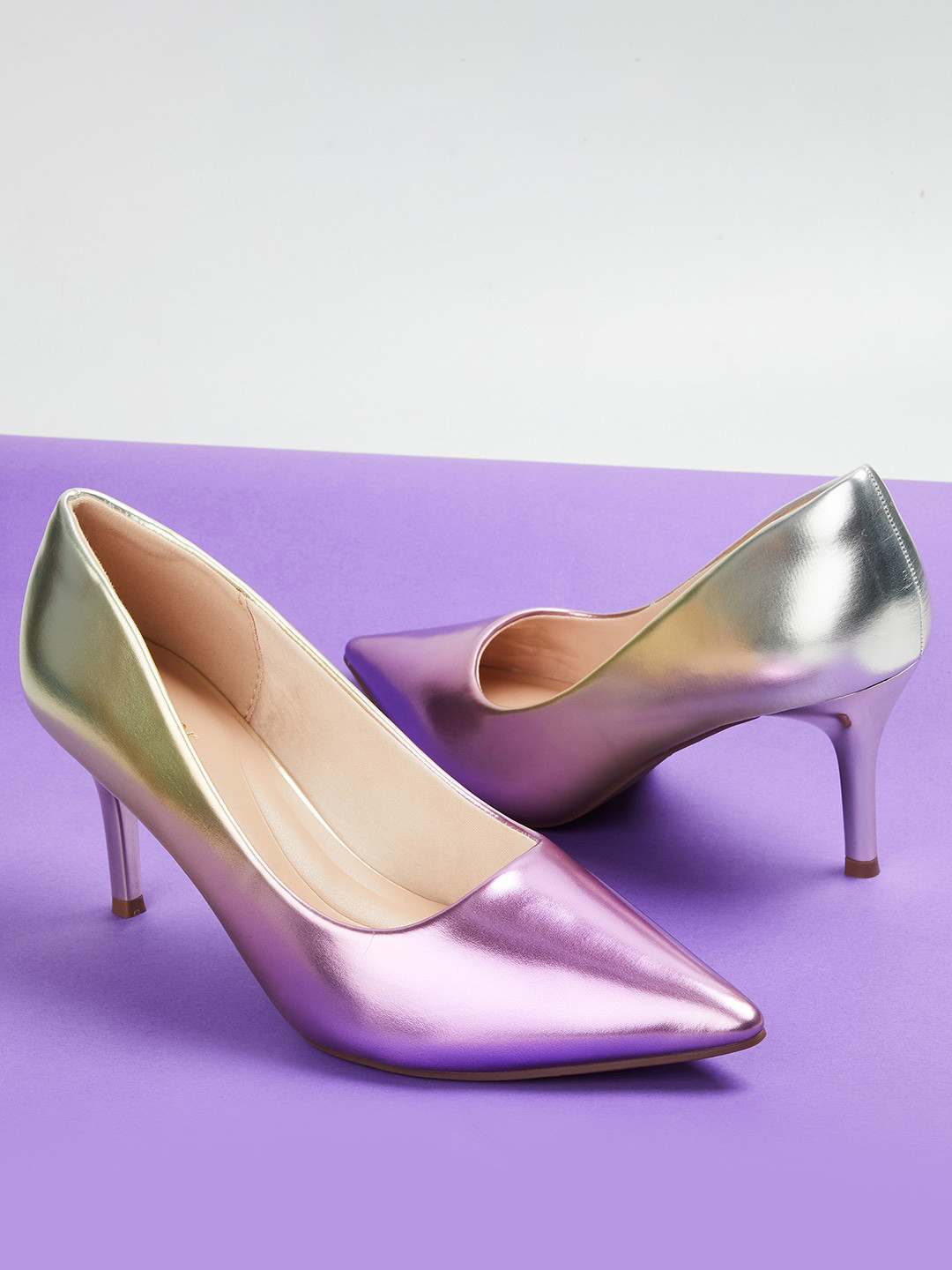 

Ginger by Lifestyle Pointed Toe Slim Heeled Pumps, Gold
