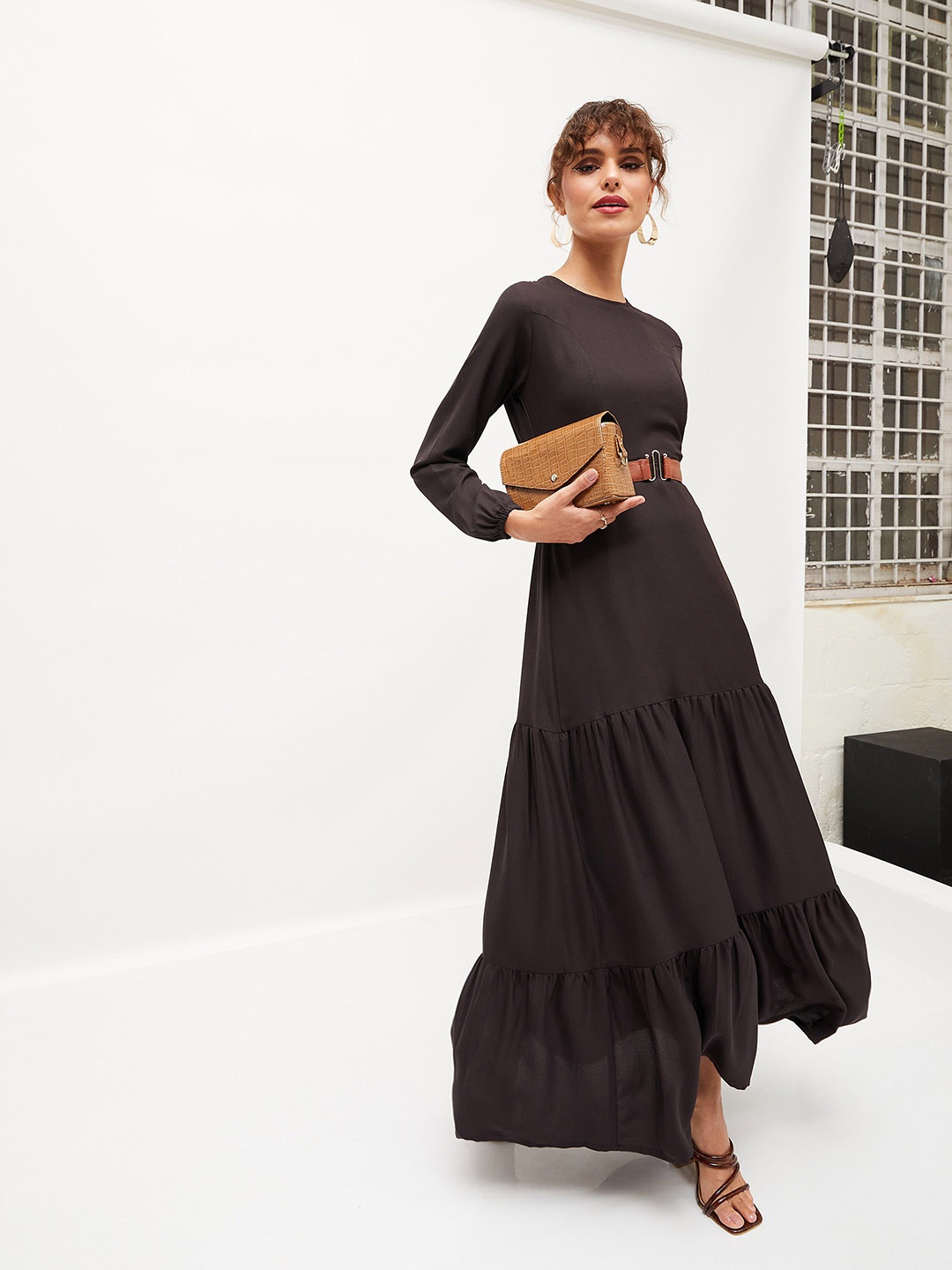 

SASSAFRAS Black Belted Puff Sleeve Maxi Dress