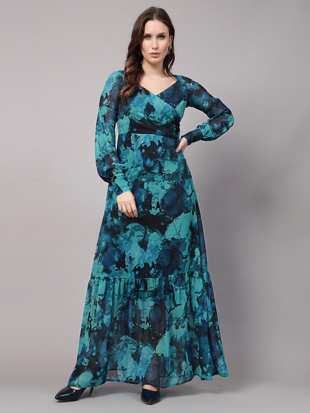 

aayu Abstract Printed Sweetheart Neck Cuffed Sleeves Gathered Tiered Georgette Maxi Dress, Green