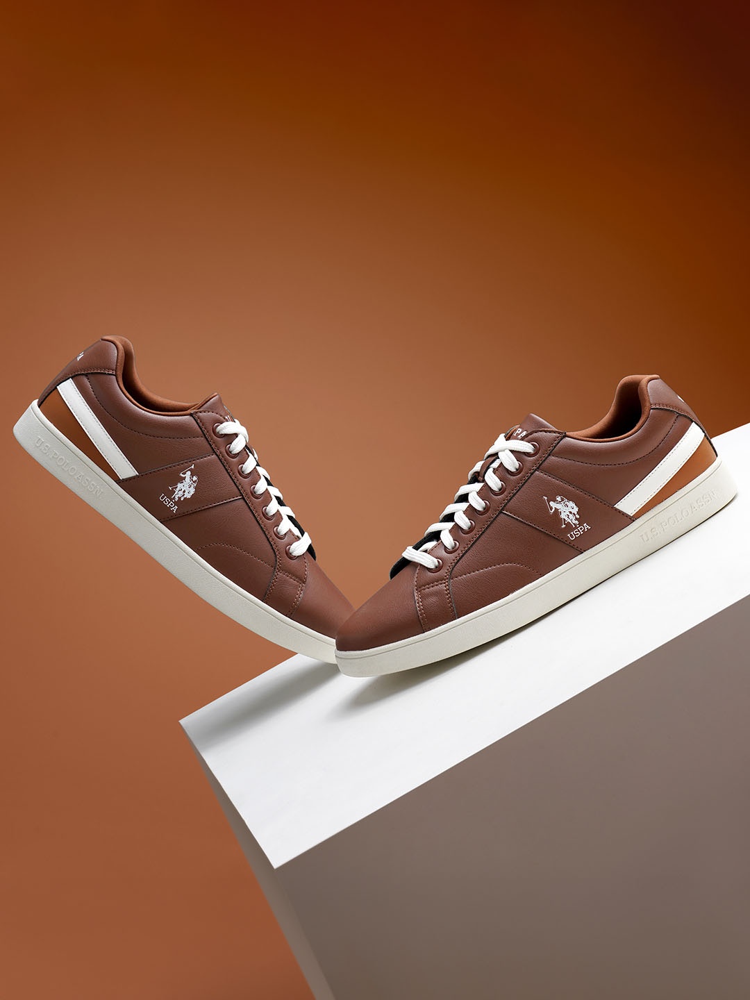 

U.S. Polo Assn. Men Round Toe Sneakers, Brown