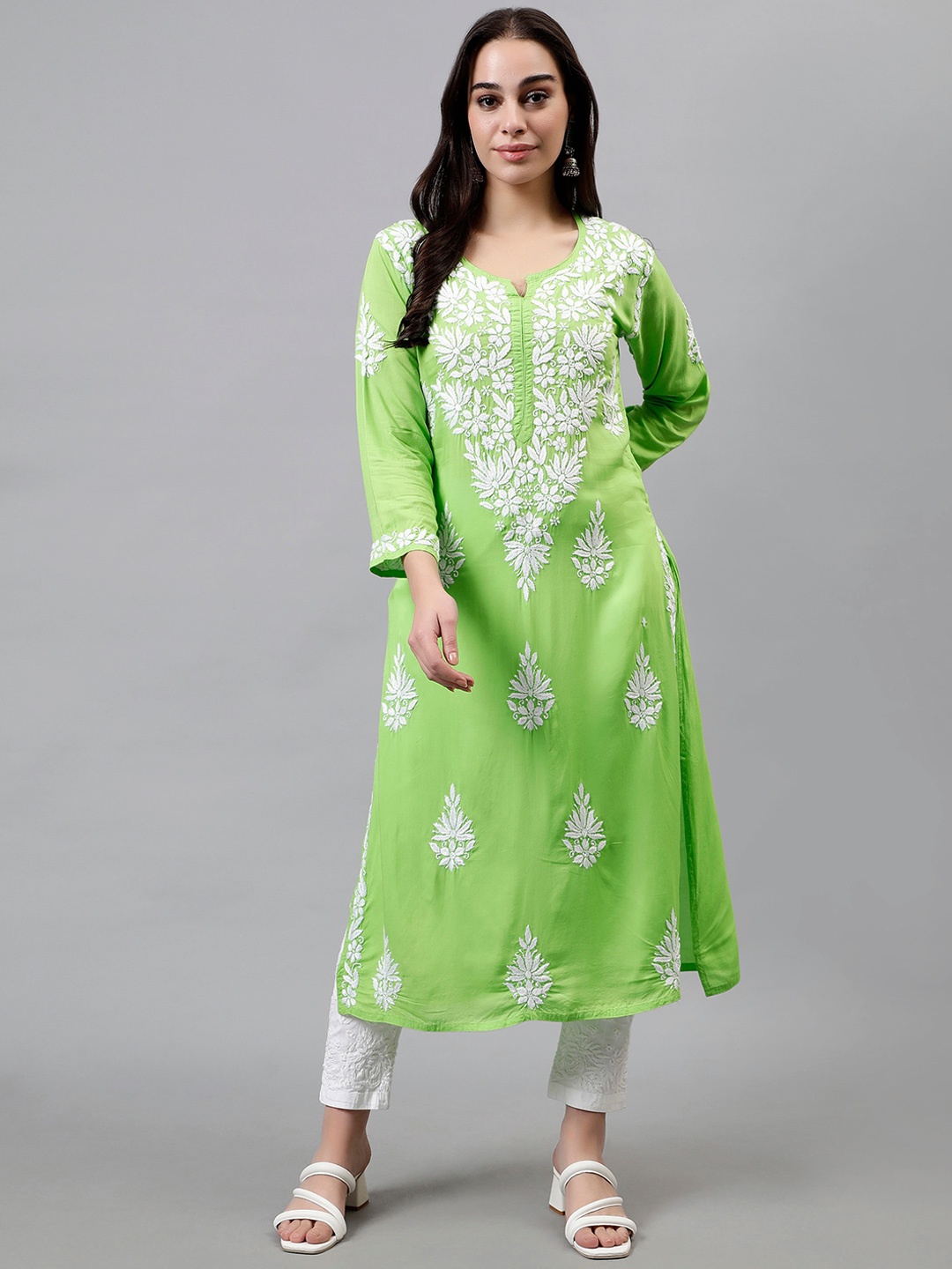 

Seva Chikan Notched Neck Ethnic Motifs Embroidered Chikankari Straight Kurta, Green