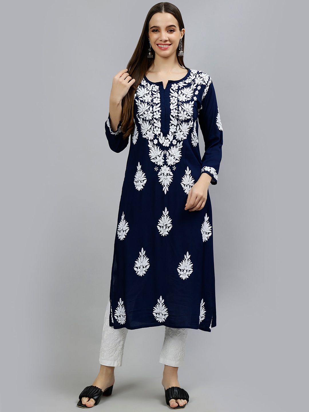 

Seva Chikan Notched Neck Floral Embroidered Chikankari Straight Kurta, Navy blue