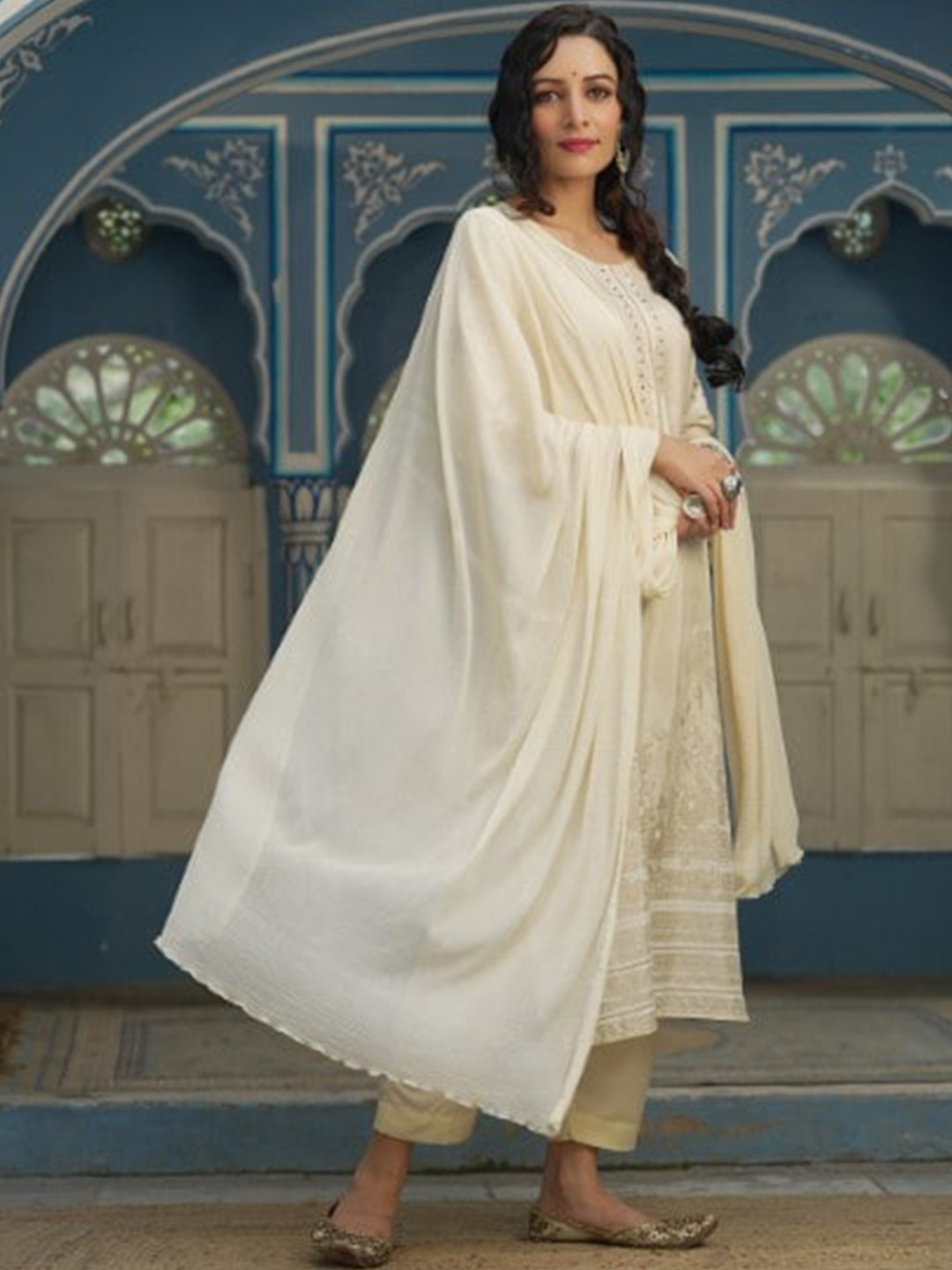 

Juniper Floral Sequinned Embroidered Round Neck Regular Kurta With Trousers & Dupatta, Beige