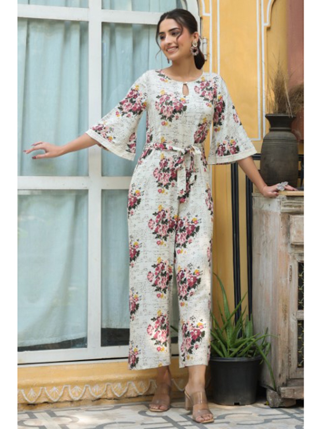 

Juniper Floral Printed Waist Tie-Ups Basic Jumpsuit, Off white