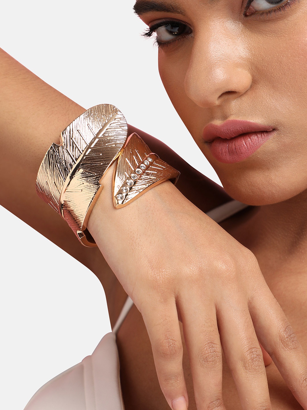 

SOHI Gold-Plated Cuff Bracelet