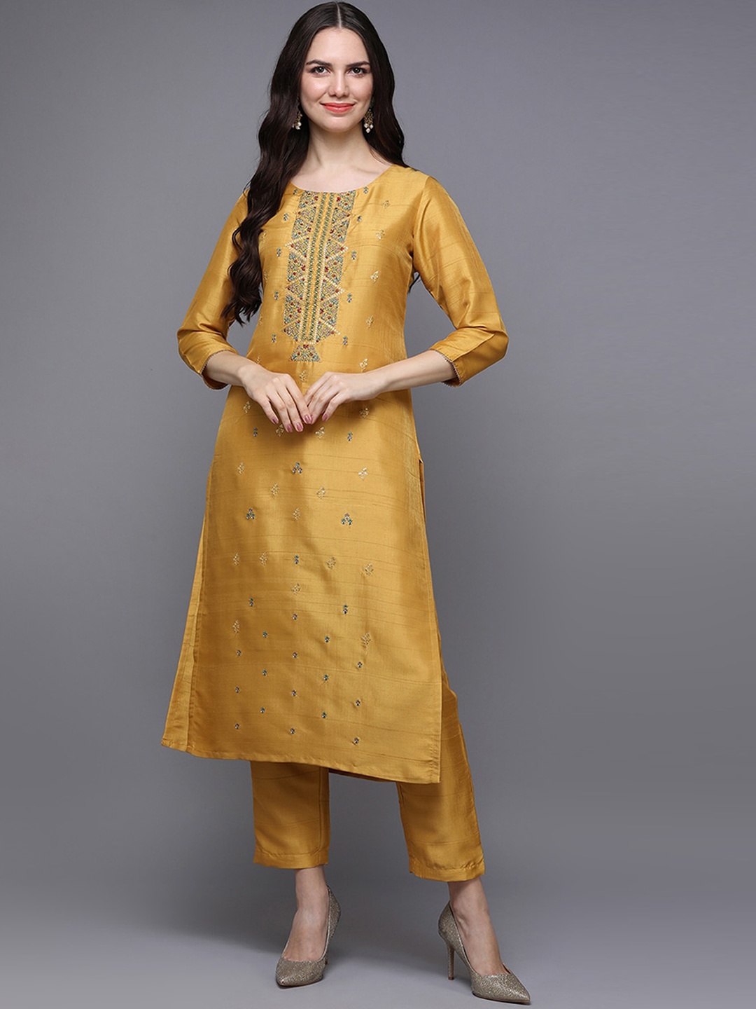 

KALINI Geometric Embroidered Round Neck Regular Kurta, Yellow