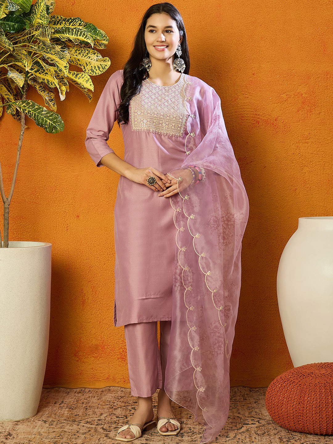 

KALINI Yoke Design Regular Sequinned Straight Kurta with Trousers & Dupatta, Lavender