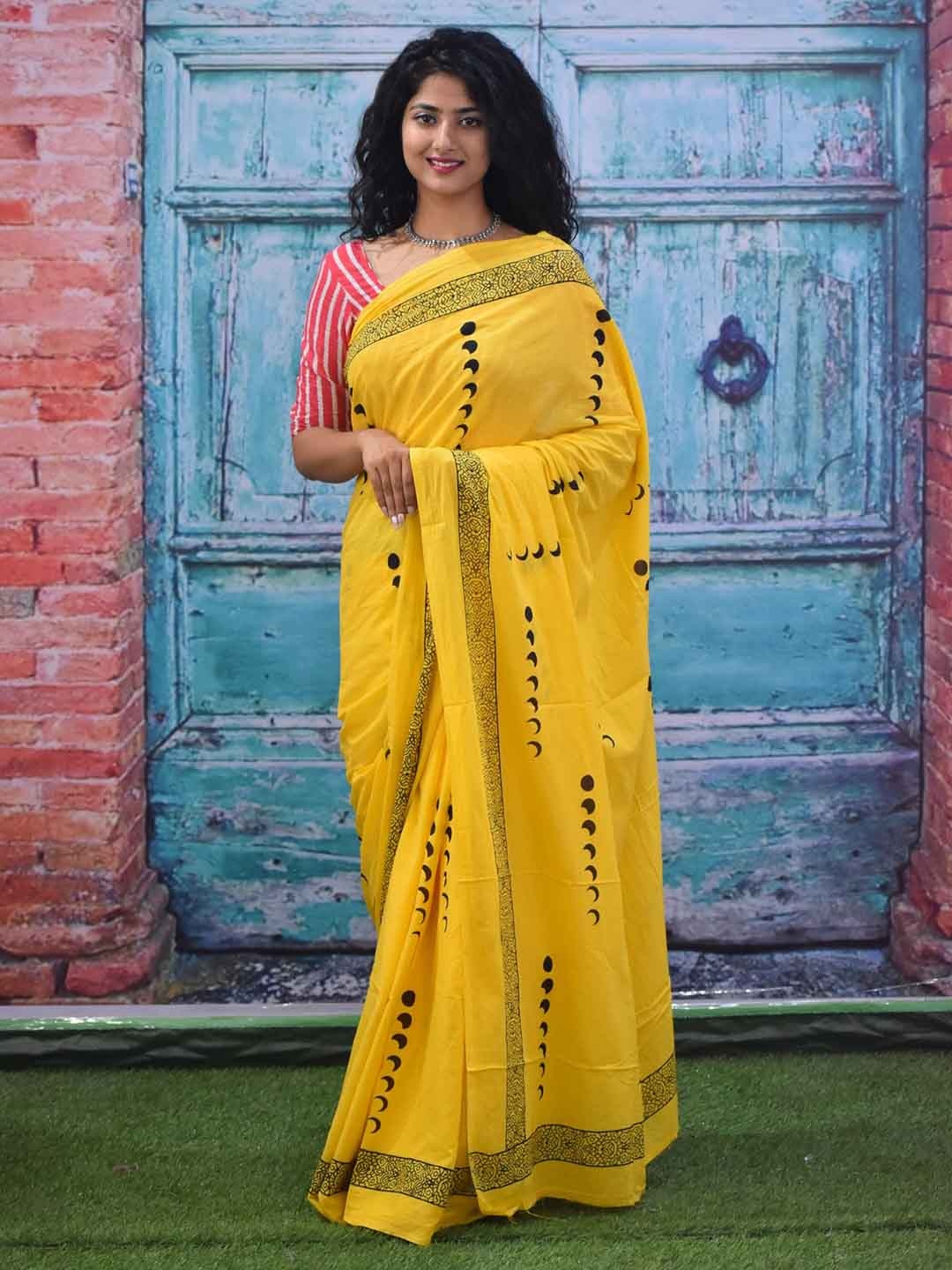 

clothonus Abstract Printed Pure Cotton Block Print Saree, Yellow