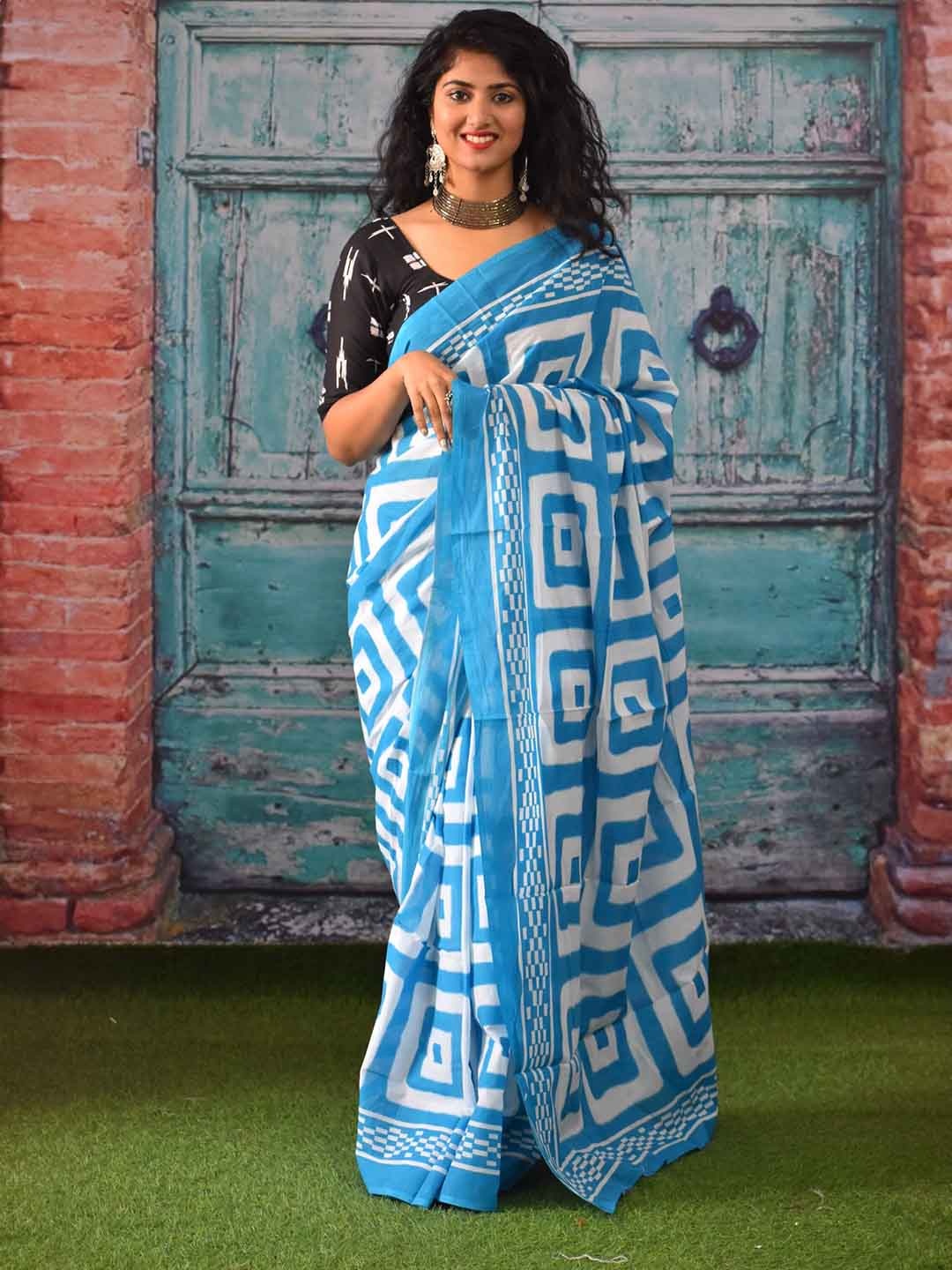 

clothonus Geometric Printed Pure Cotton Block Print Saree, Turquoise blue