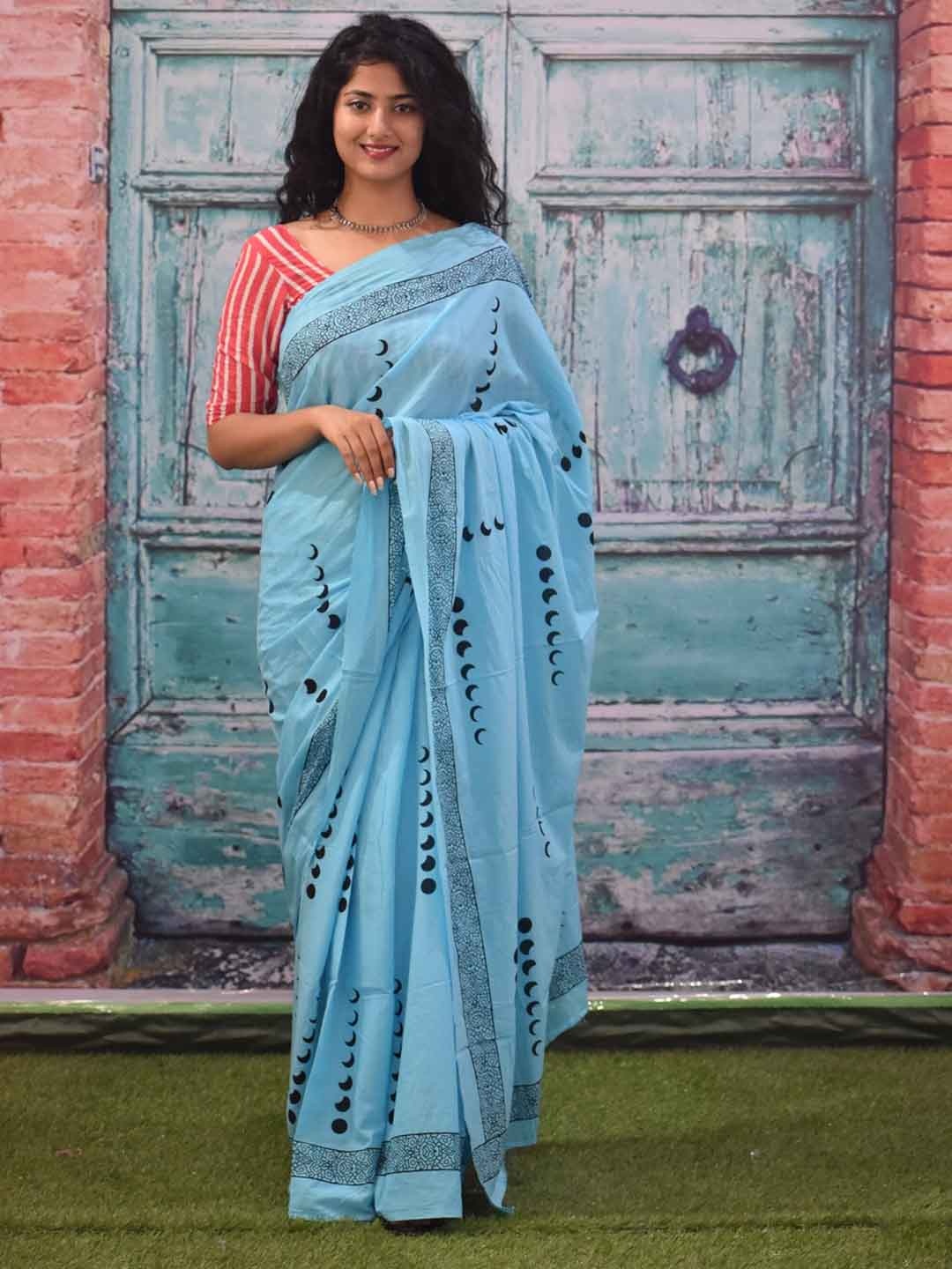 

TROPWEAR Geometric Mulmul Cotton Block Print Saree, Blue