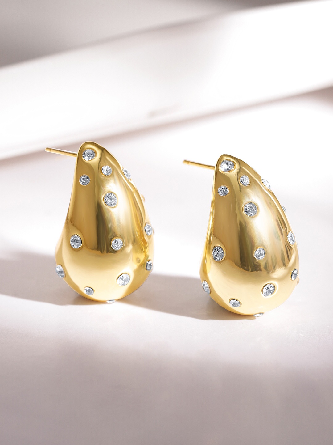 

Rubans Voguish 18k Gold plated Tarnish free water proof Fantasy fame Hoop Earrings