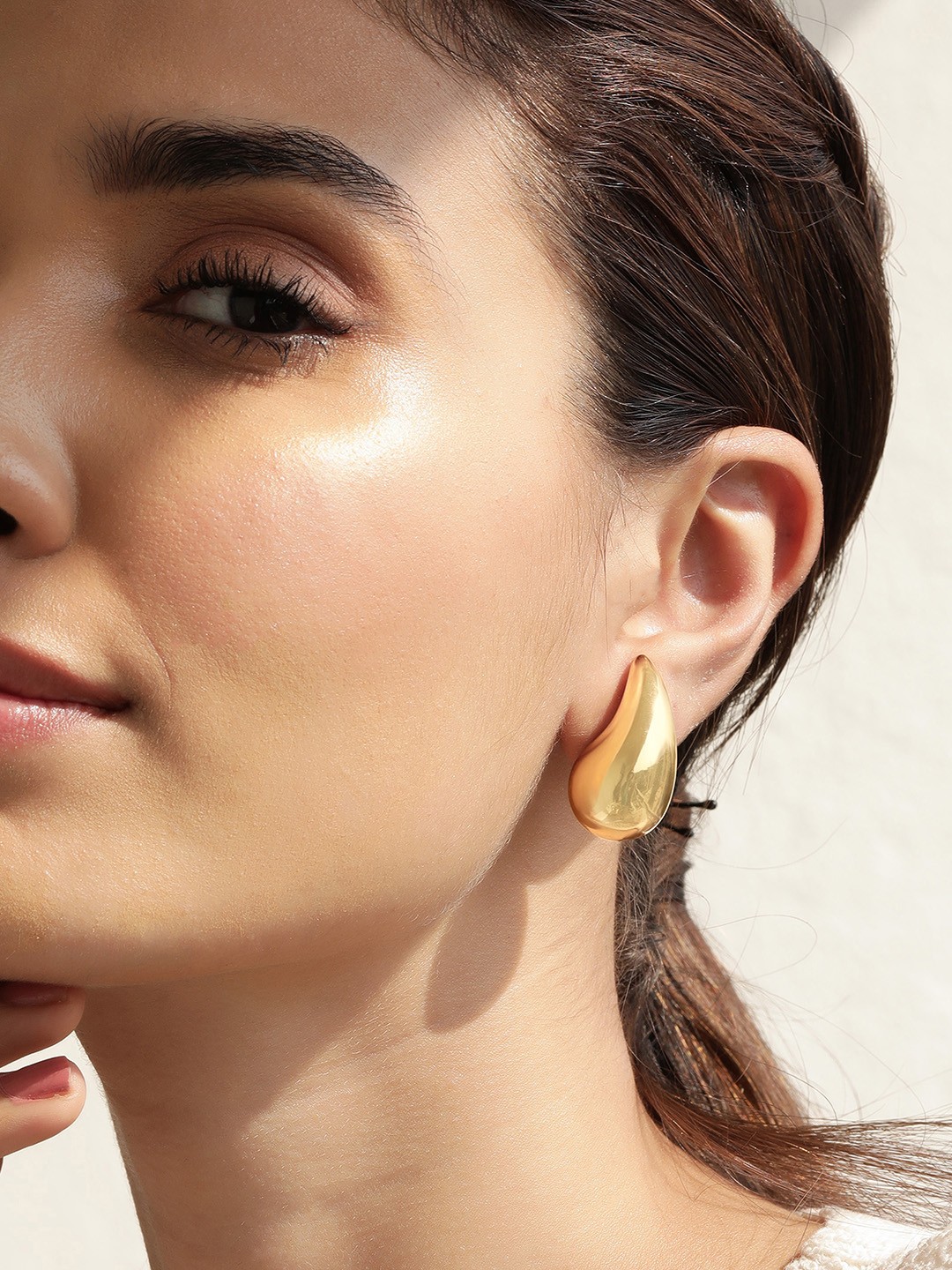 

Rubans 18k Gold Plated Stainless Steel Tarnish free Waterproof TearDrops Stud Earrings