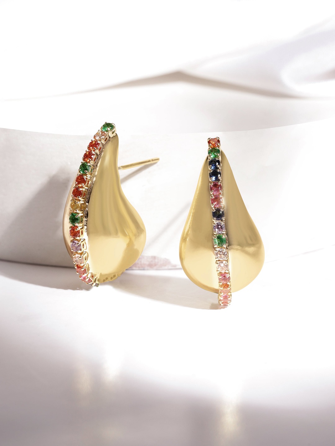

Rubans Voguish 18k Gold Plated Tarnish-Free Waterproof Stainless Steel Tear Drop Earrings