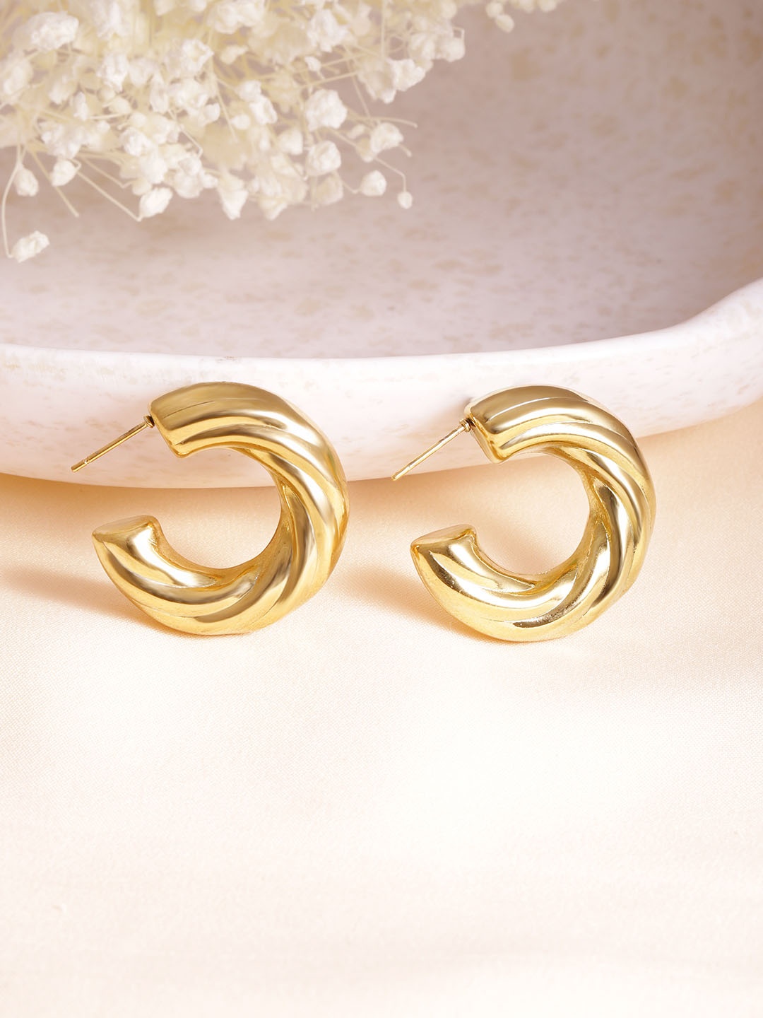 

Rubans Voguish 18k Gold plated Tarnish free water proof Waves of gold solid Hoop Earrings