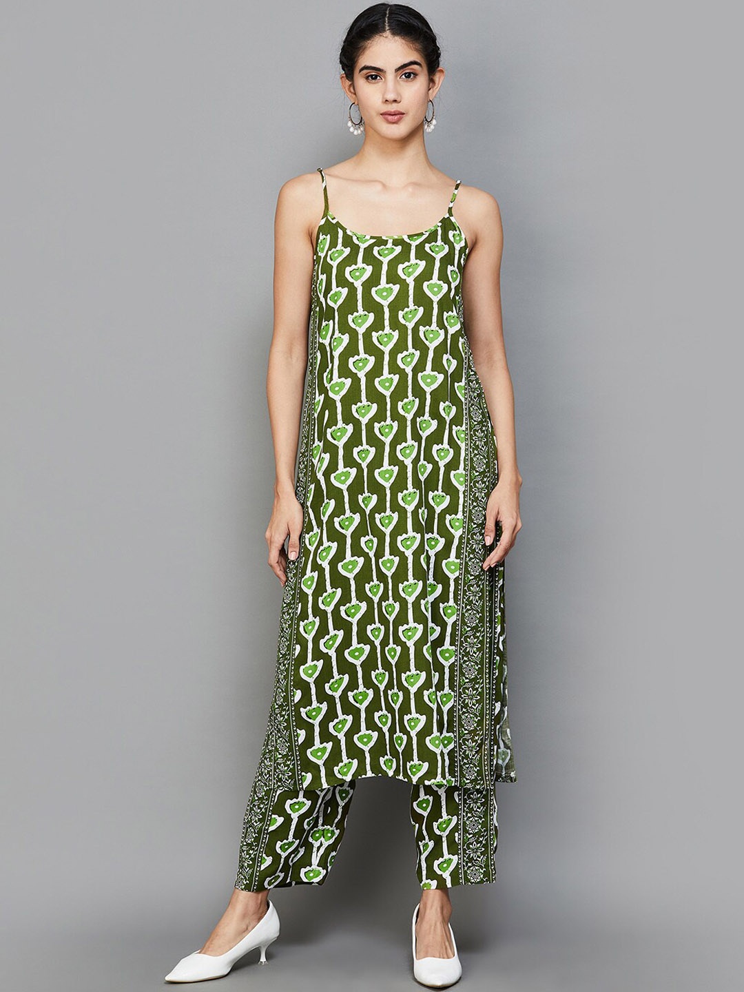 

Melange by Lifestyle Ethnic Motifs Printed Sleeveless Pure Cotton Kurta With Trouser, Green