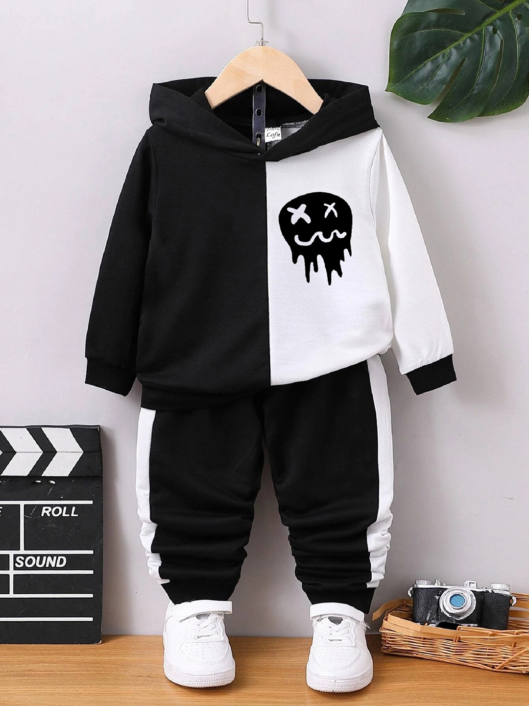

BAESD Kids Colourblocked Hooded Sweatshirt and Trackpant, Black