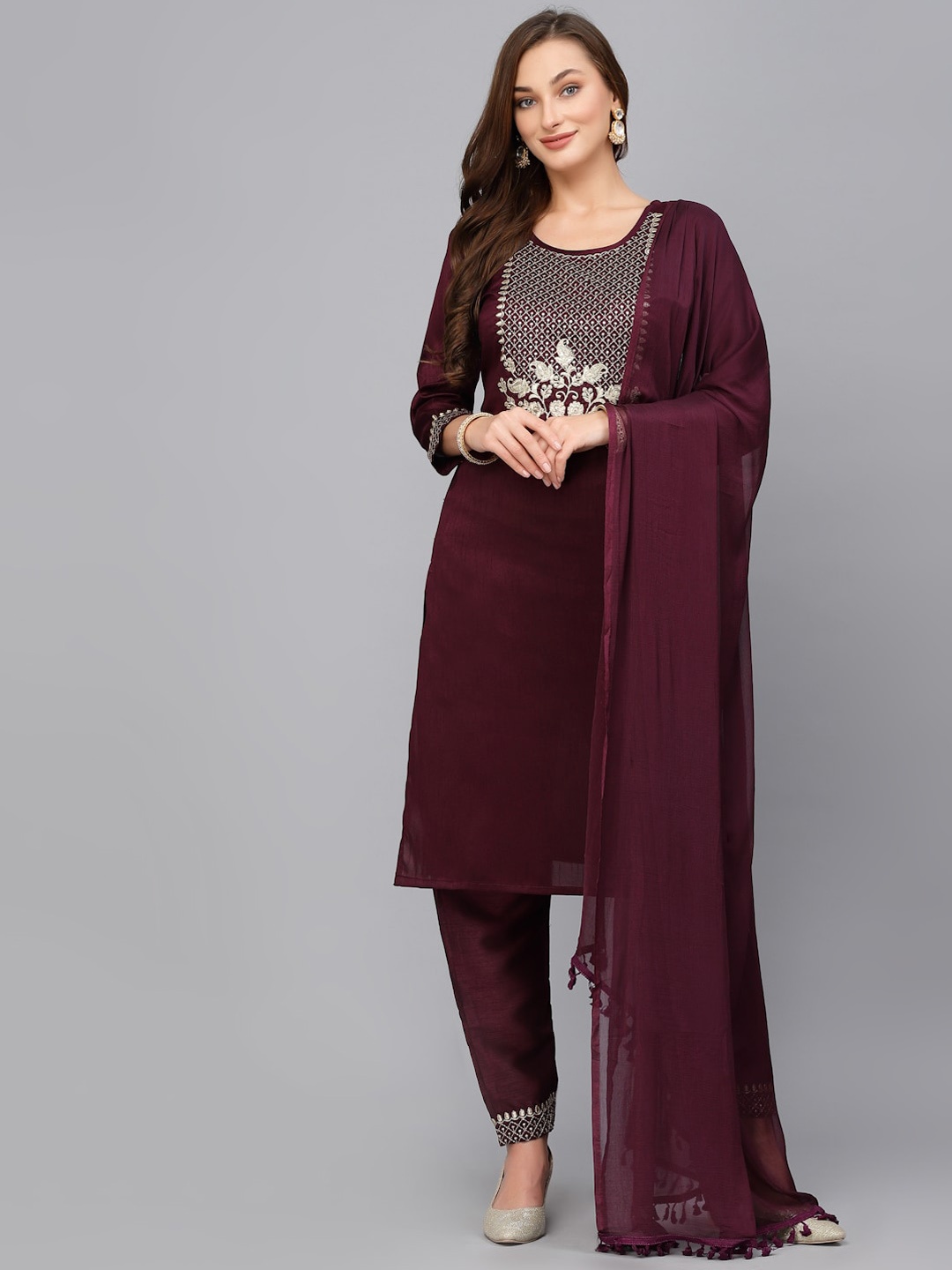 

BAESD Floral Embroidered Straight Round Neck Kurta With Trousers & Dupatta, Purple