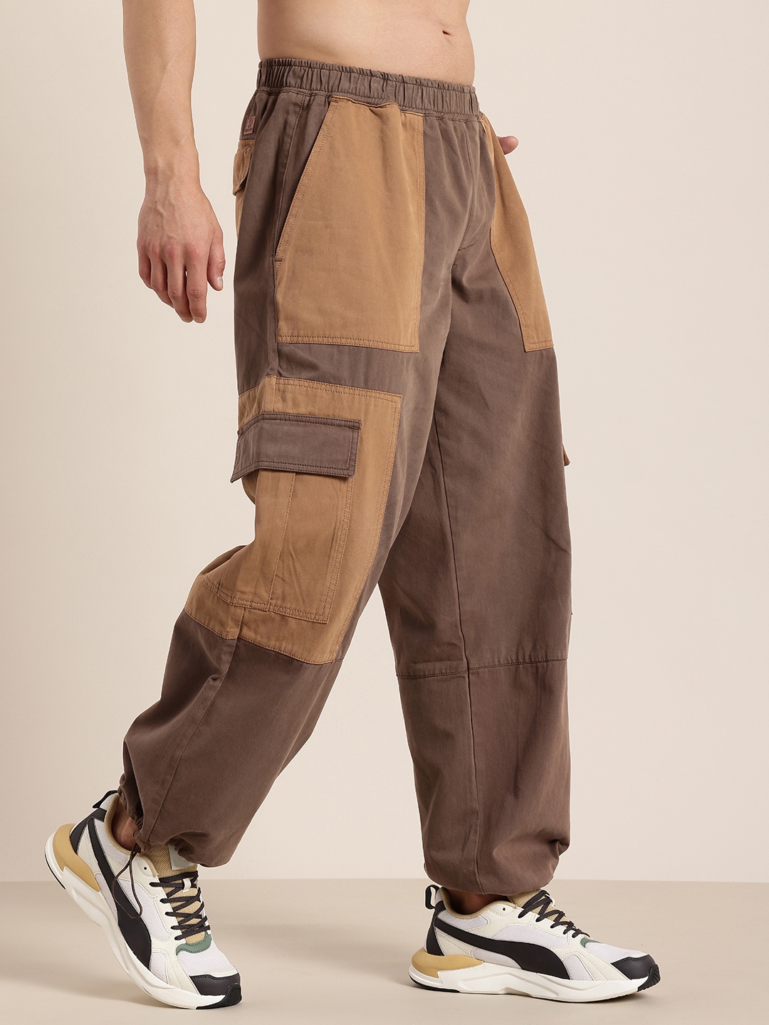 

HERE&NOW Men Pure Cotton Colourblocked Relaxed Fit Cargo Joggers, Brown