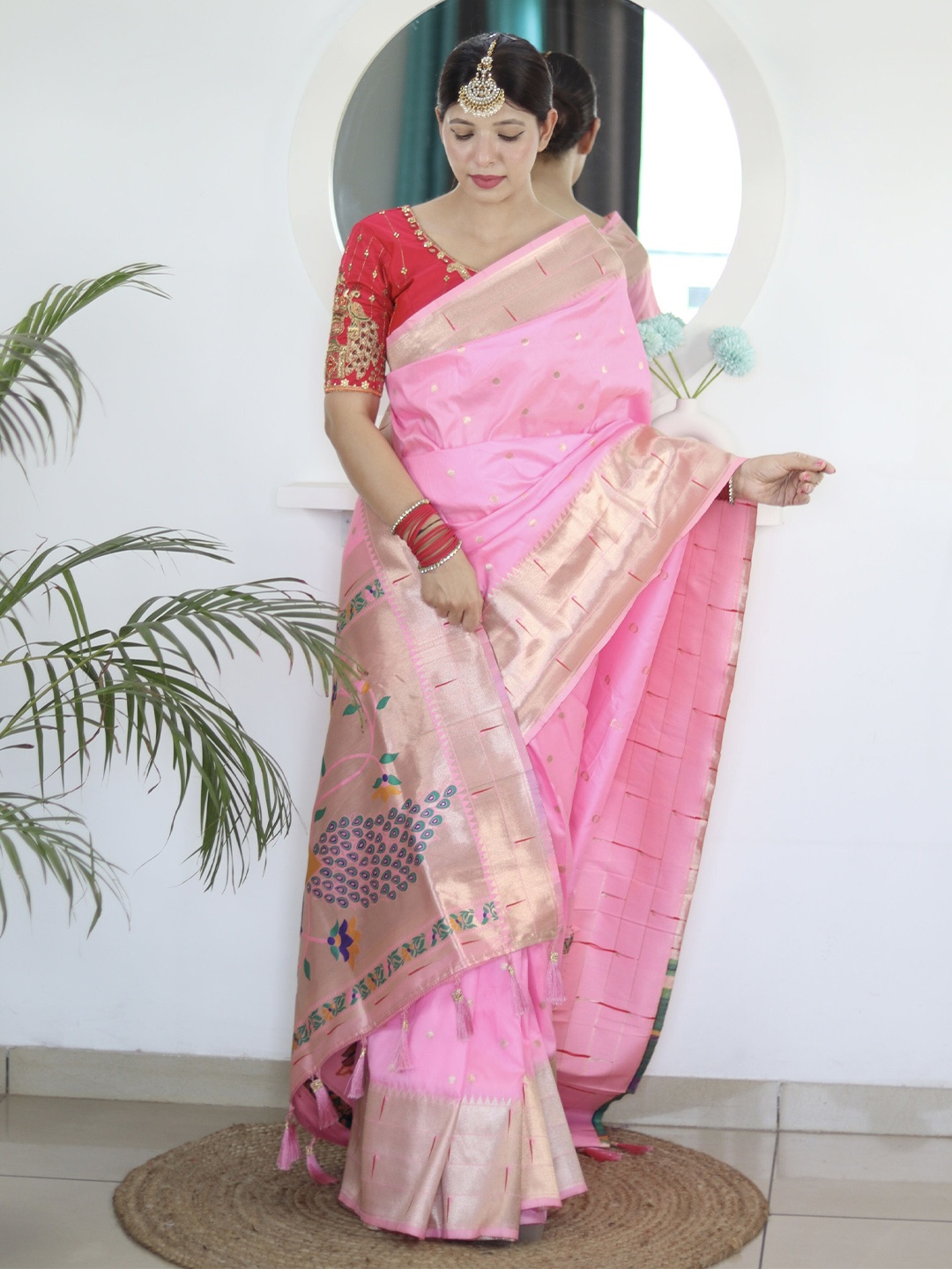 

V3 FASHION STUDIO Ethnic Motifs Zari Pure Silk Paithani Saree, Pink