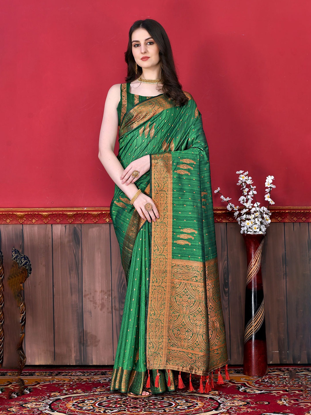 

V3 FASHION STUDIO Ethnic Motifs Woven Design Zari Pure Silk Banarasi Saree, Green