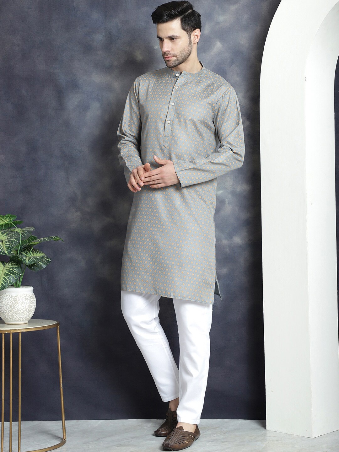 

Anouk Ethnic Motifs Printed Mandarin Collar Regular Kurta with Pyjamas, Grey