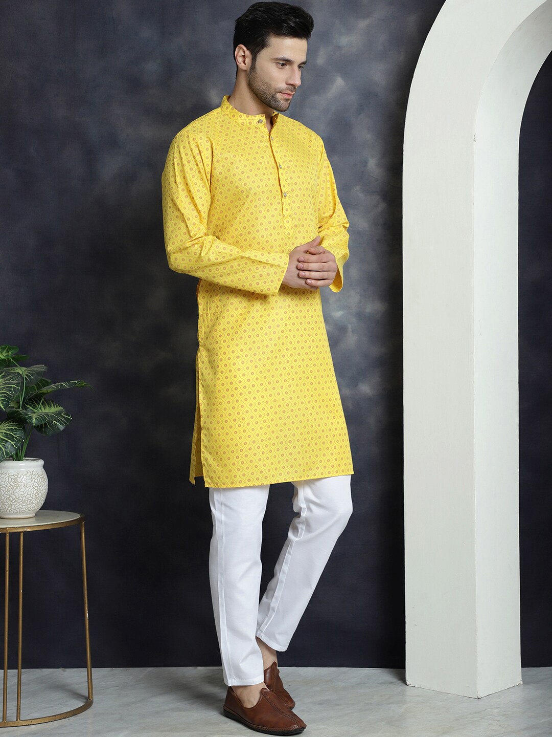 

Anouk Ethnic Motifs Printed Regular Kurta with Pyjamas, Yellow