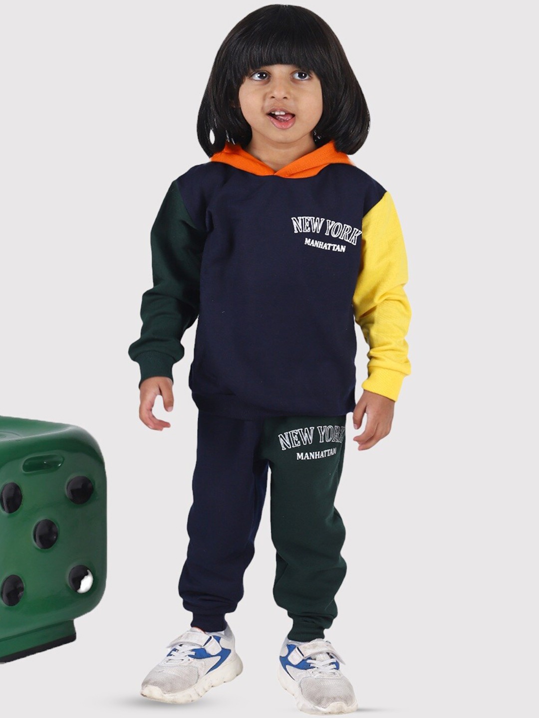 

BAESD Boys Colourblocked Hooded Neck Long Sleeves Pure Cotton T-shirt With Trousers, Navy blue