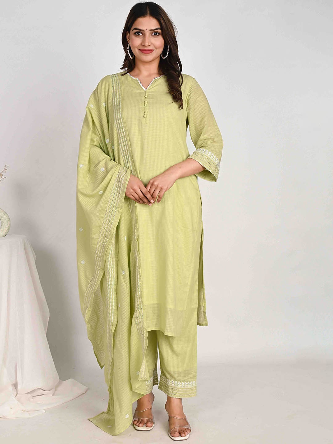 

Do Dhaage Sequinned Pure Cotton Kurta With Trouser & Dupatta, Green