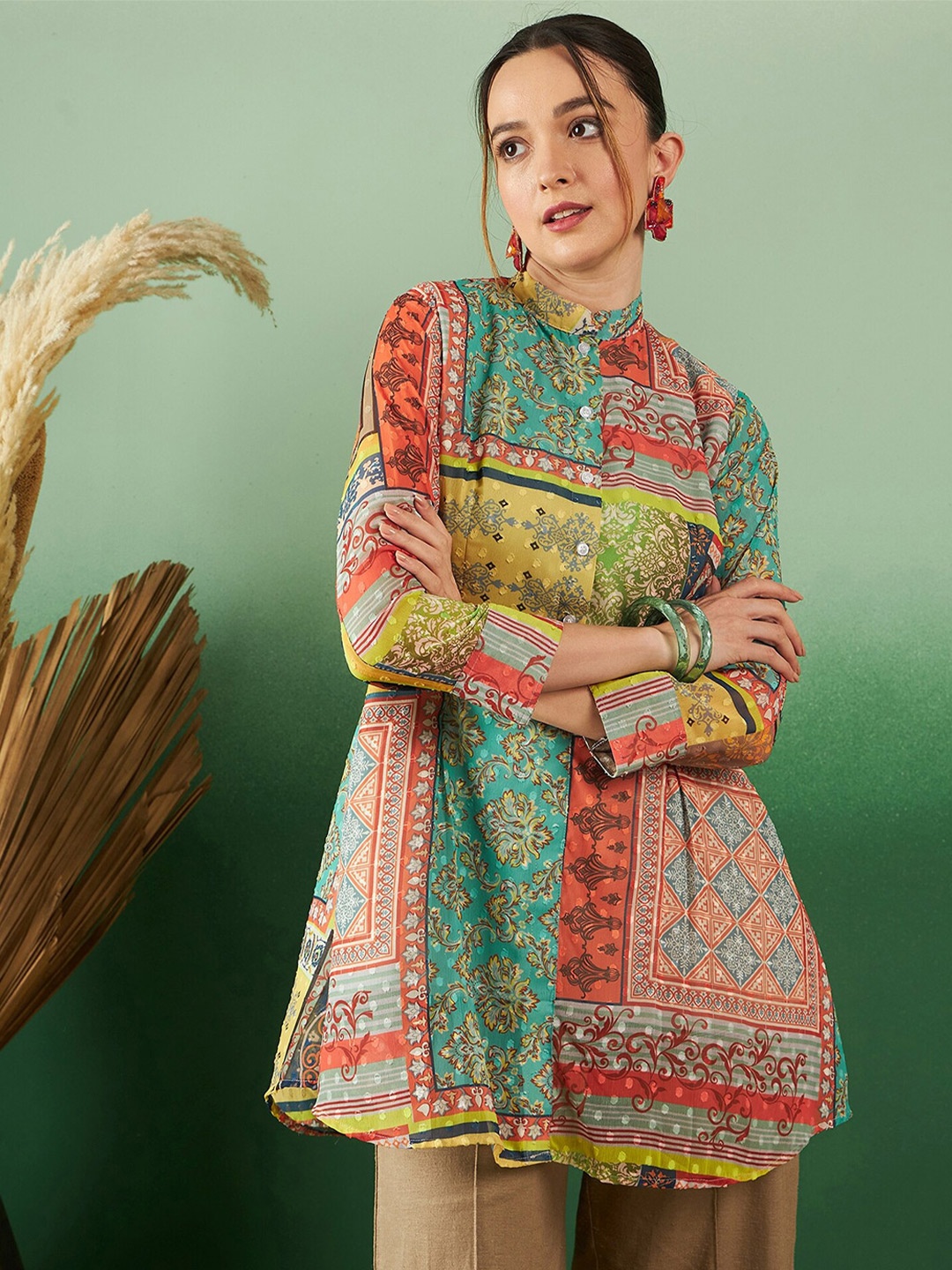 

Sangria Floral Printed Mandarin Collar Tops, Green