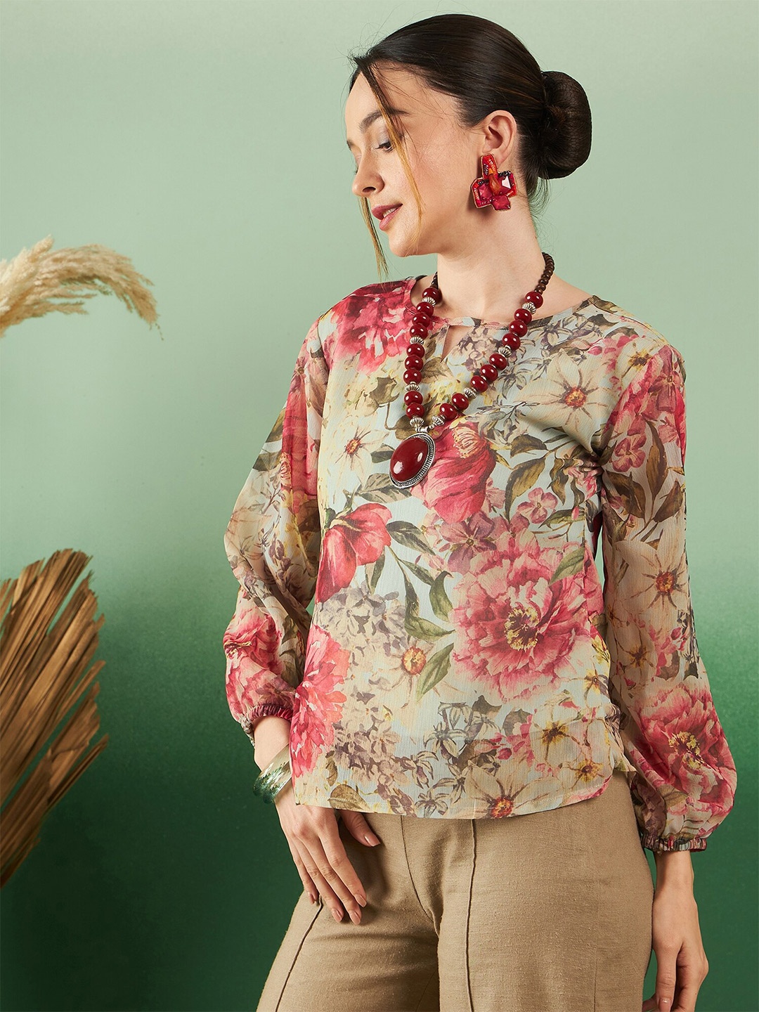 

Sangria Floral Printed Keyhole Neck Tops, Green