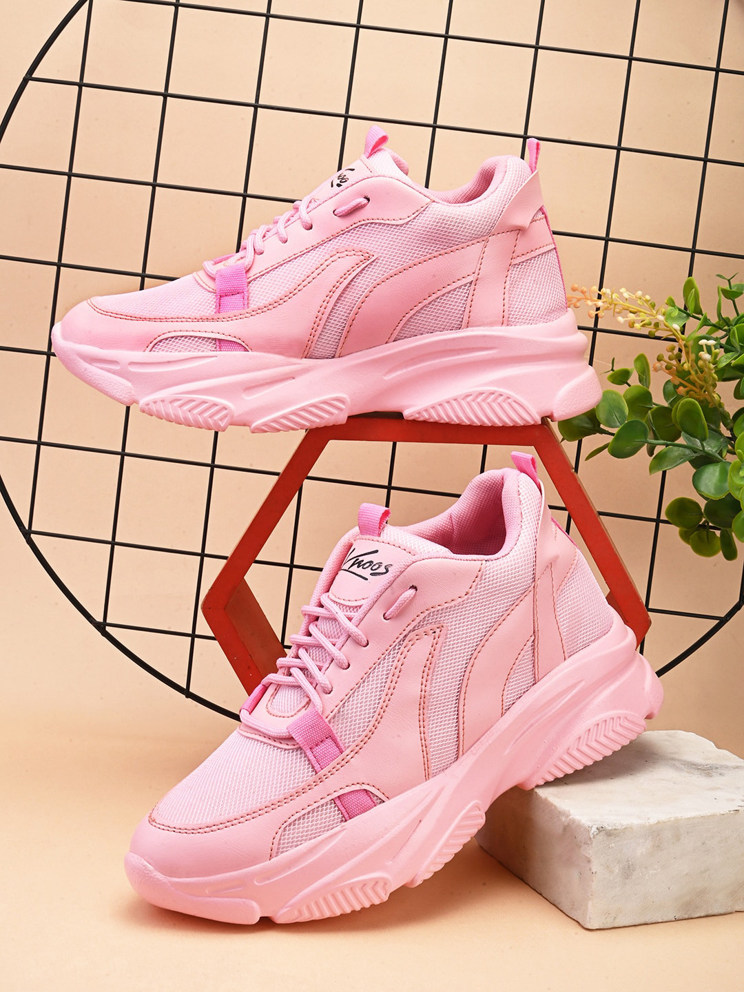 

knoos Women Round Toe Water Repellent Upper Mesh Sneakers, Pink
