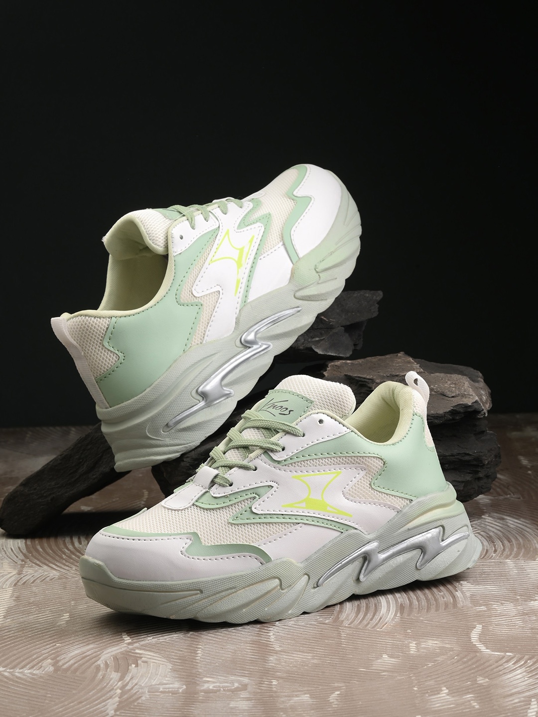 

knoos Women Colourblocked Water Repellent Upper Sneakers, Green