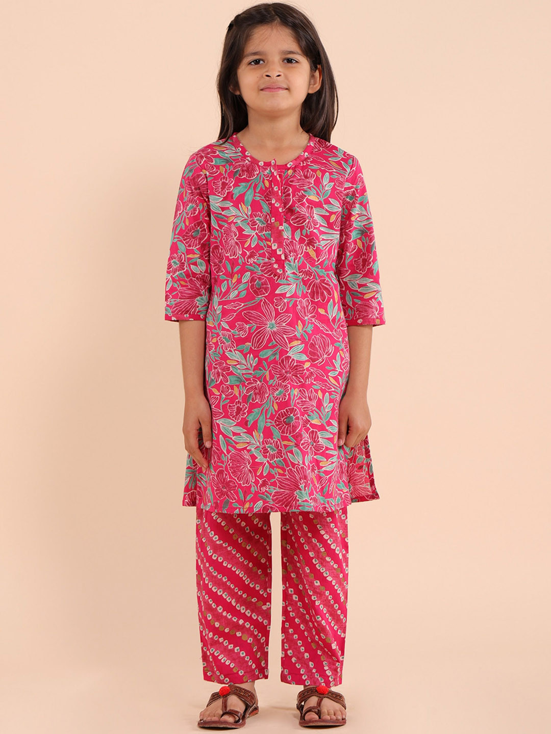 

Sangria Girls Floral Printed Pure Cotton Kurta With Trousers, Pink