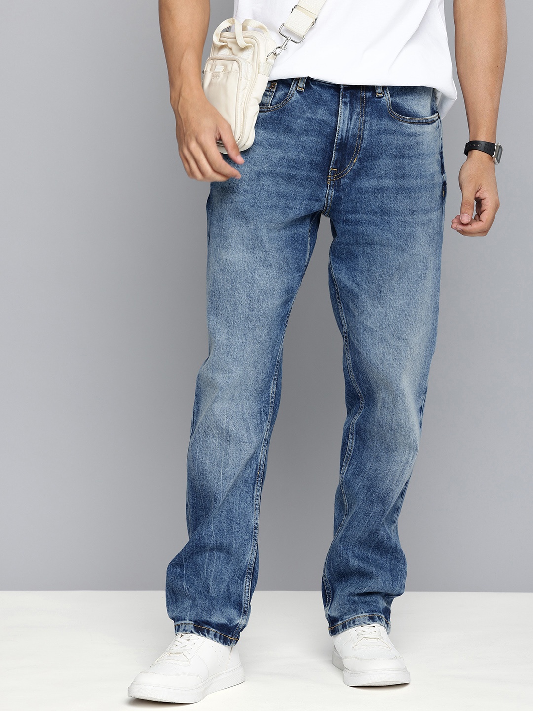 

Aeropostale Men Heavy Fade Stretchable Jeans, Blue