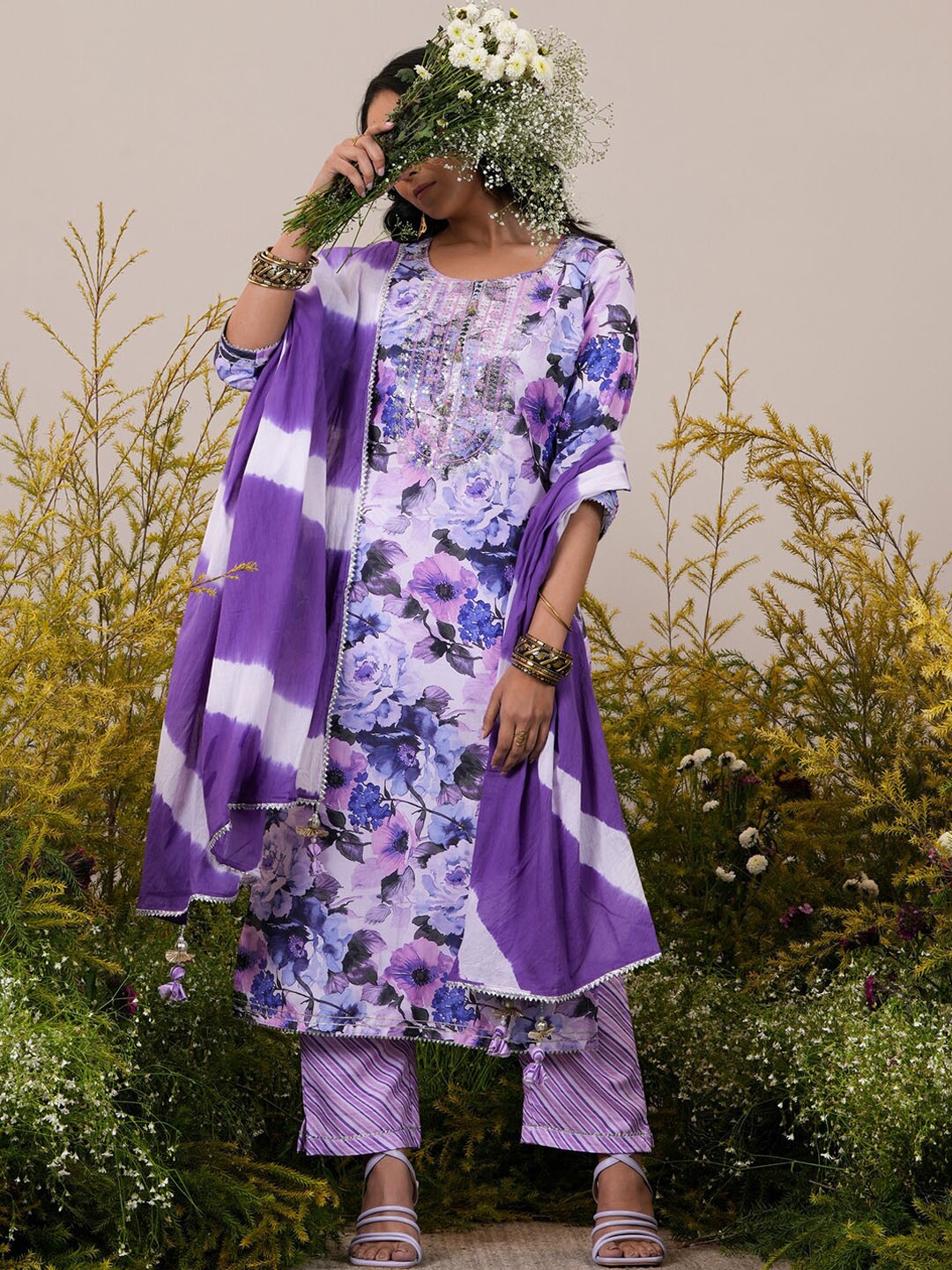

Libas Floral Embroidered Regular Kurta With Trousers & Dupatta, Lavender