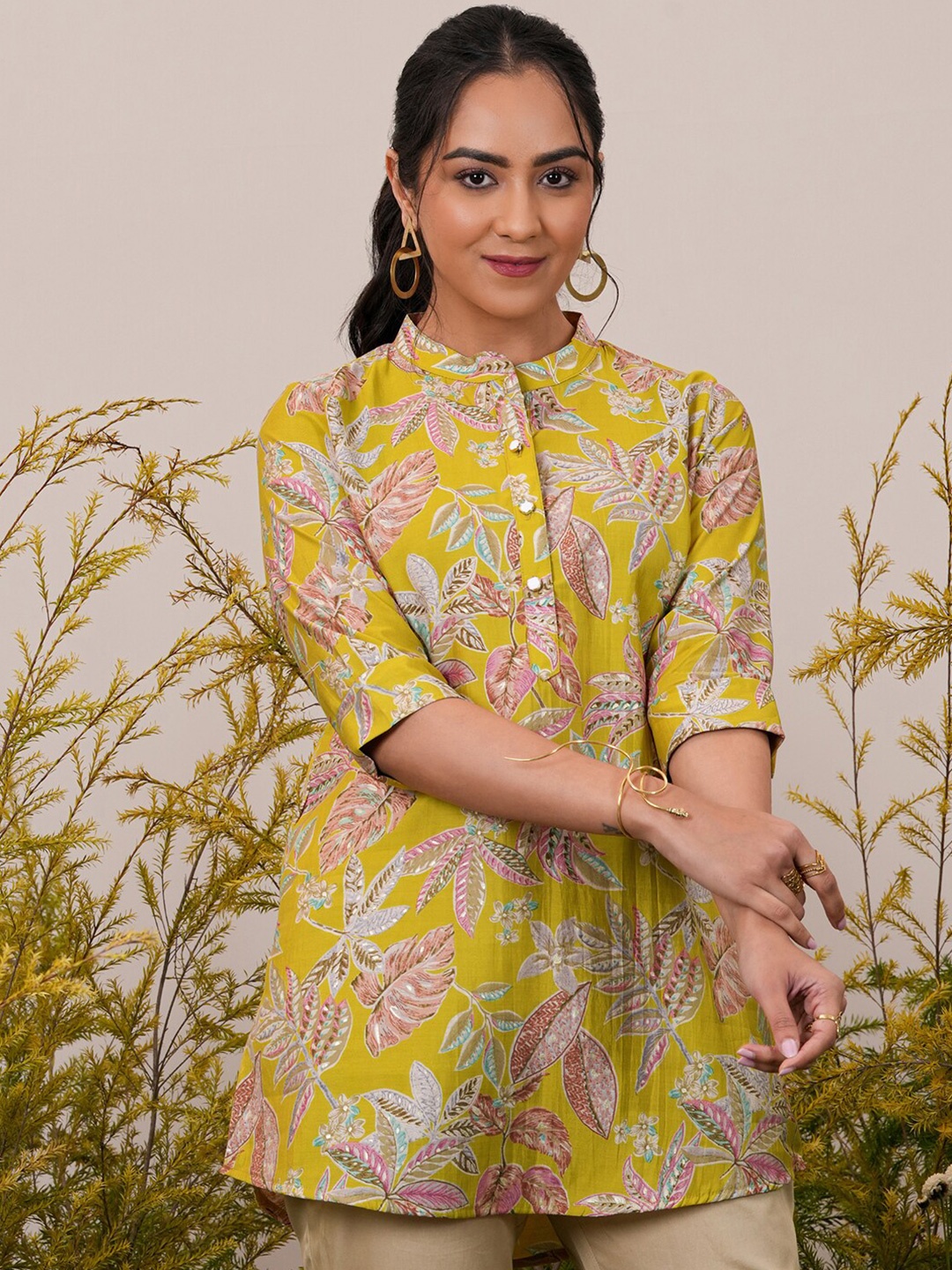 

Libas Floral Printed Mandarin Collar A-Line Kurti, Yellow